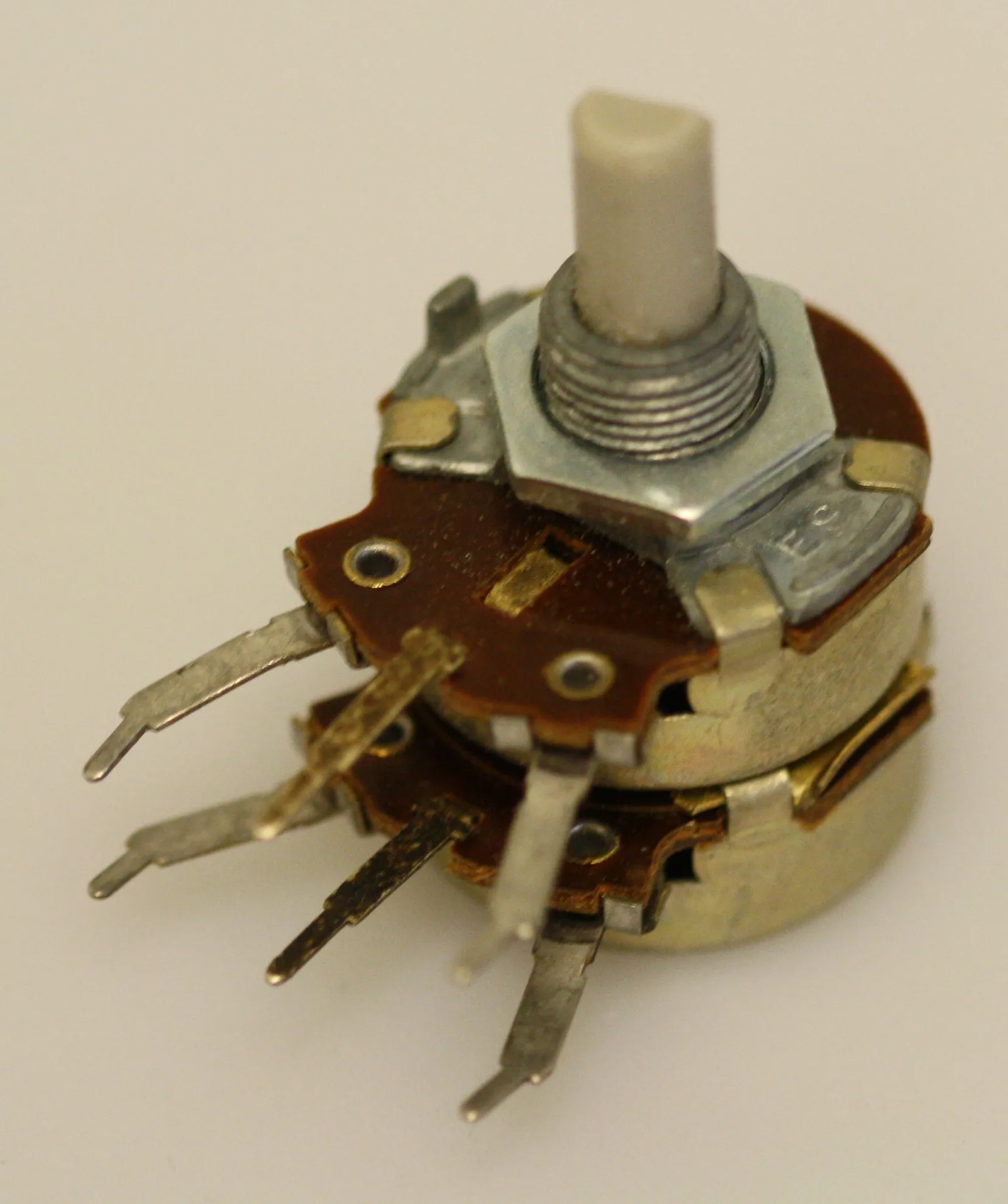 Potentiometer 6mm. STEREO LINEÆR 2x22K - POSE MED 10 stk.