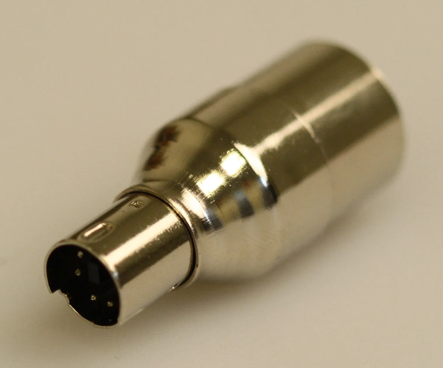 PS/2 Keyboard Adapter d5f/md6m METAL