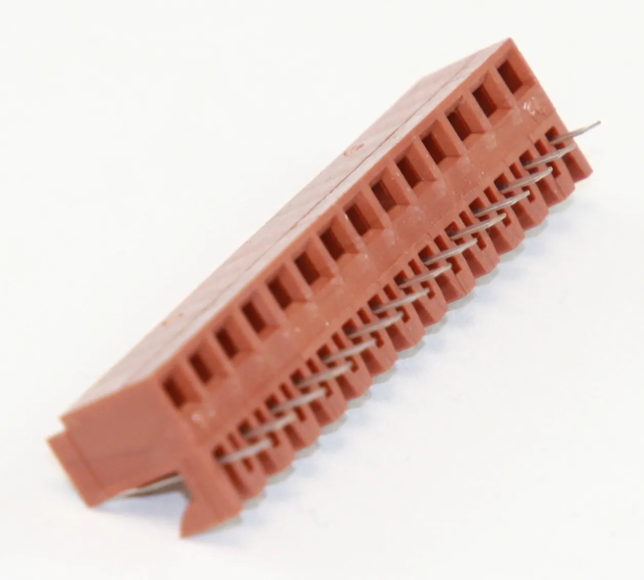 Lige Printkortfatning med 1 Række, 2.54mm Afstand, 14-Polet, 2,5A 250 V