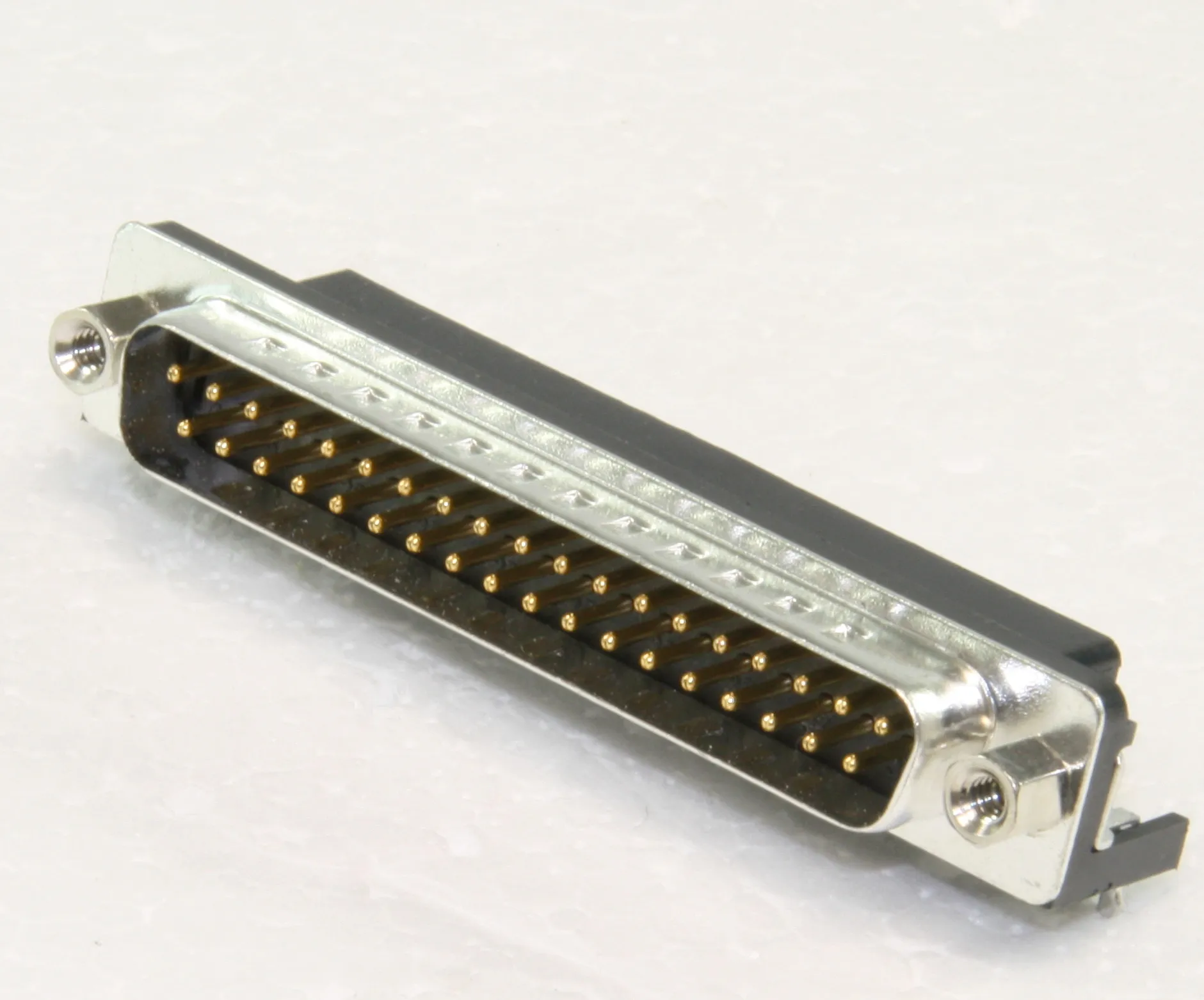 D-Sub-Plug 37-Pole Solder Pin 90¤ Vinkel