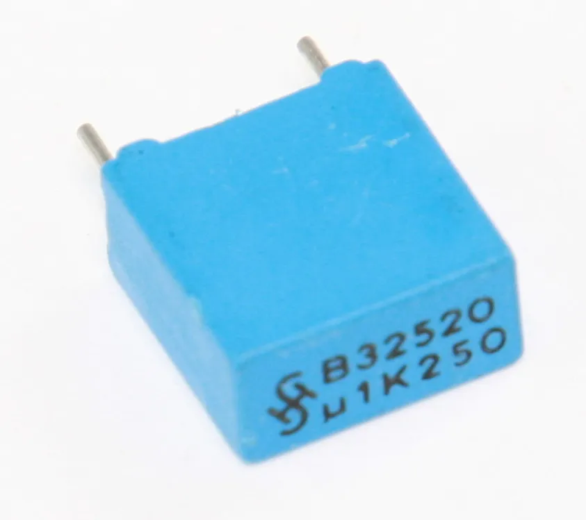 MKT Capacitor 100nF 250V 10% P7,5