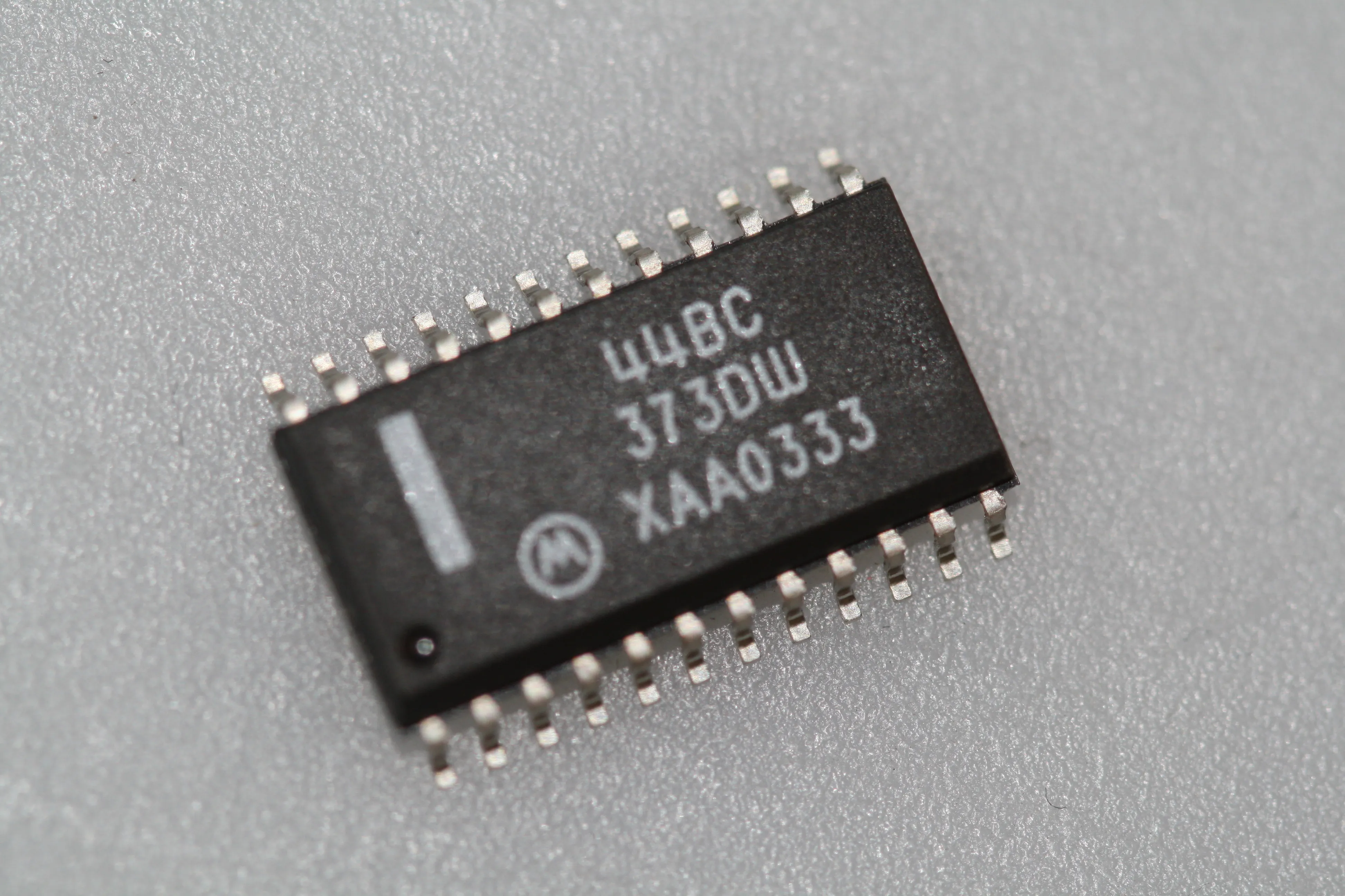 IC SOIC24
