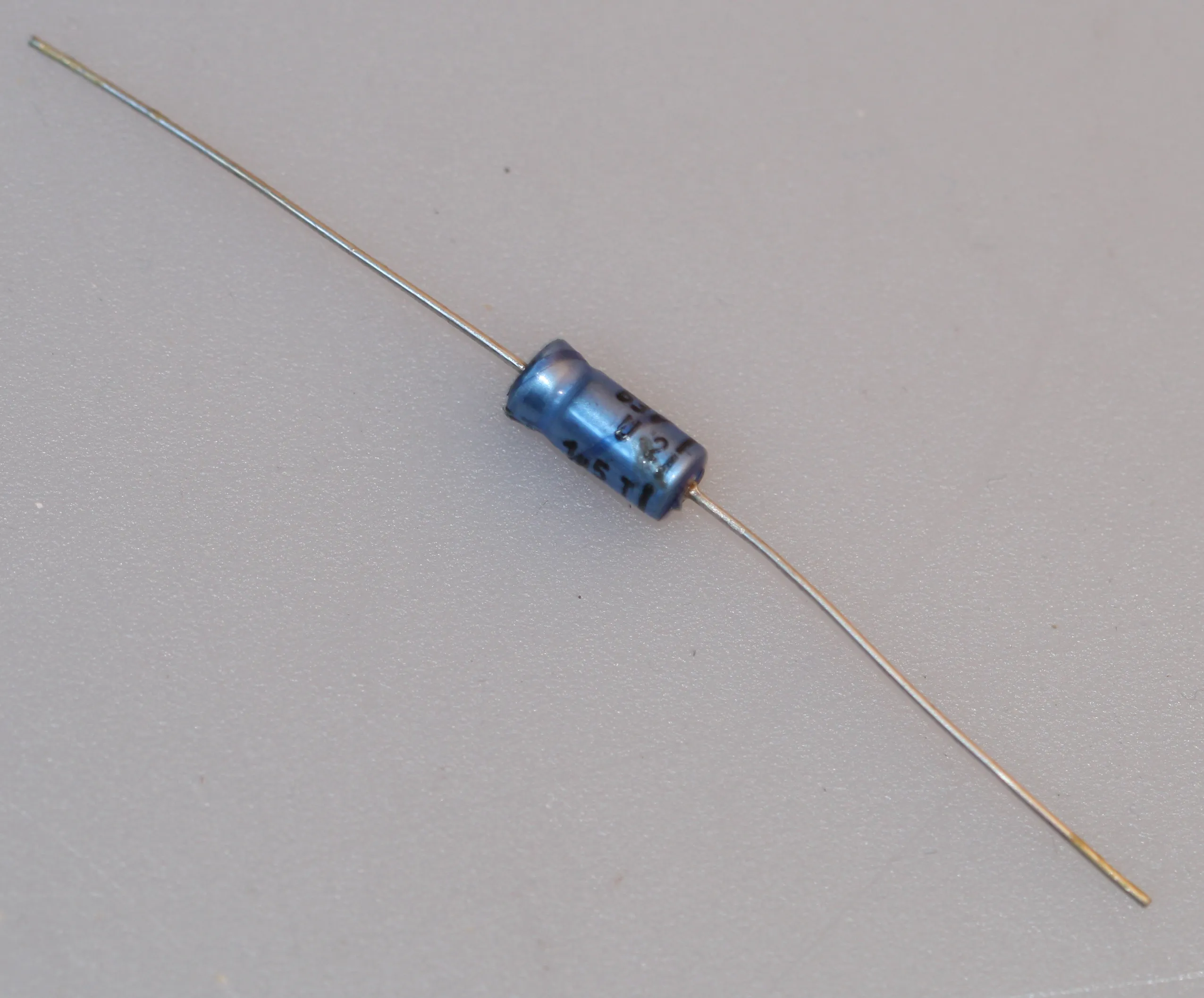 El-Capacitor 1,5µF/63V-4,5x10mm
