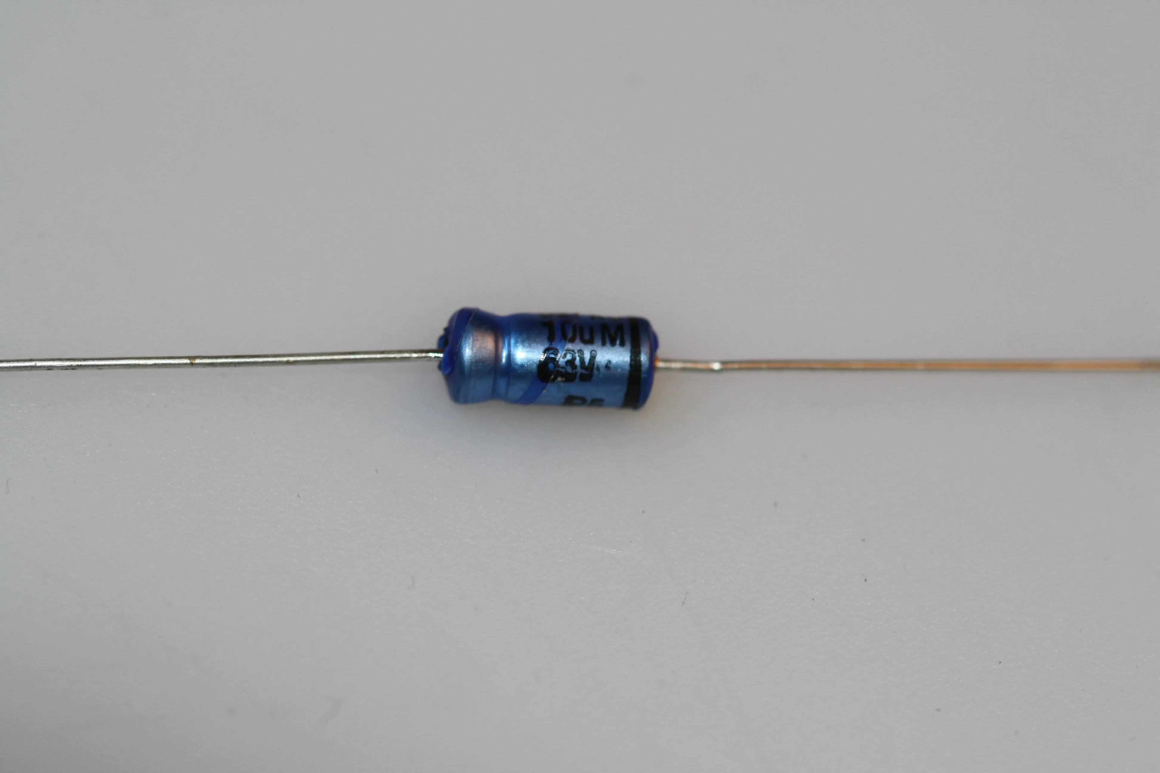 El-Capacitor 10µF/63V-5x10mm