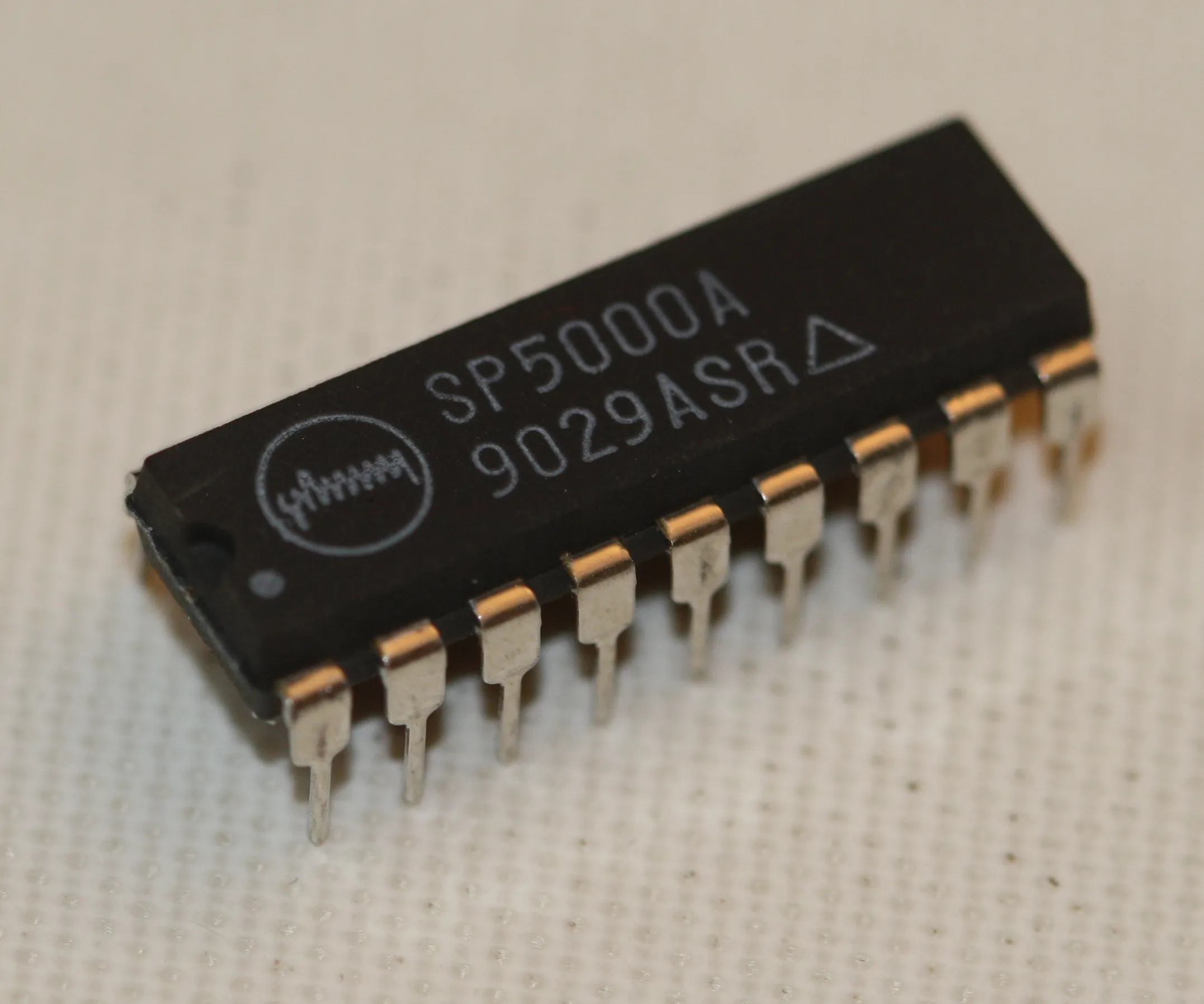 Frequency Synthesizer - Single Chip For TV DIP-18
