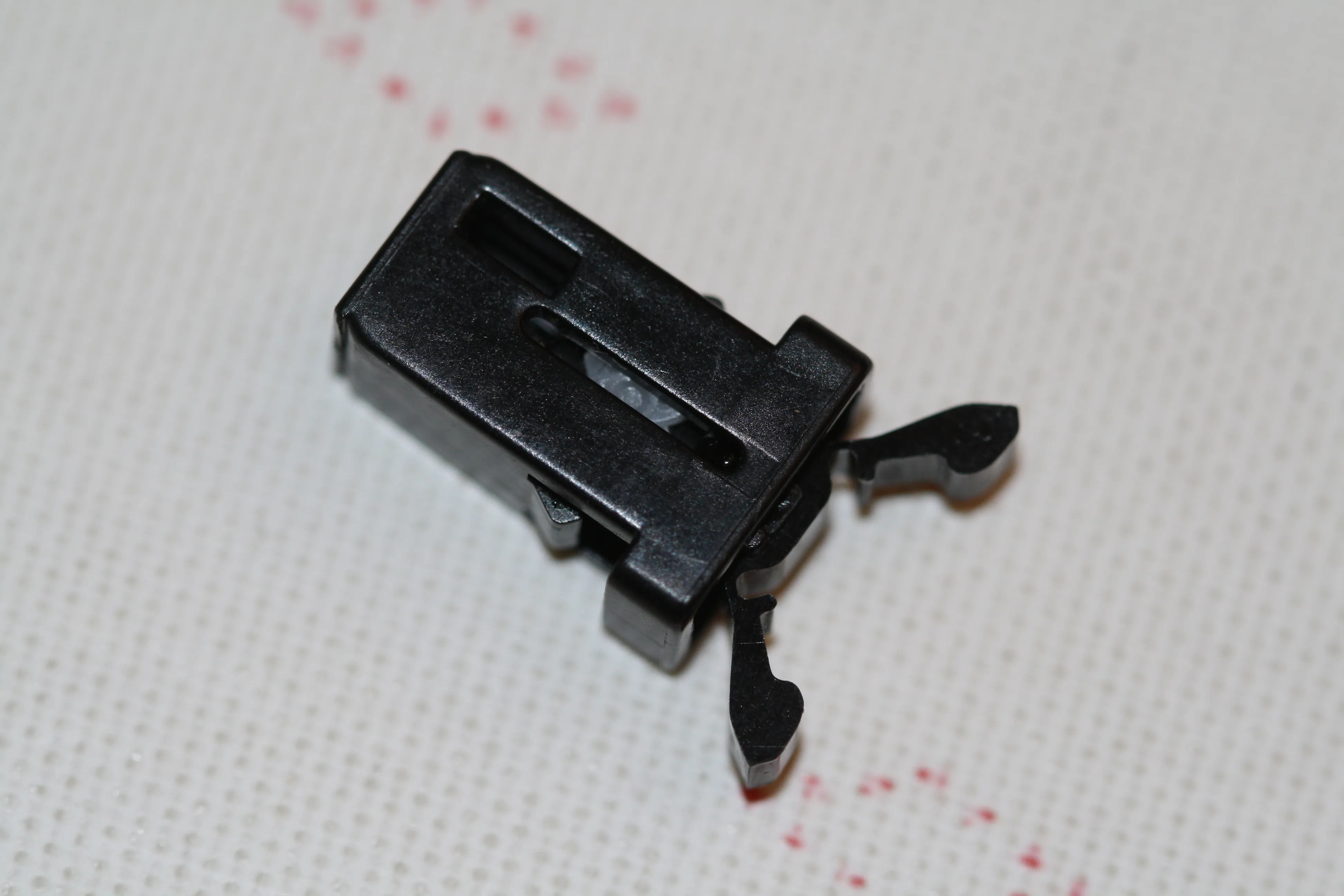 Latch hængsel