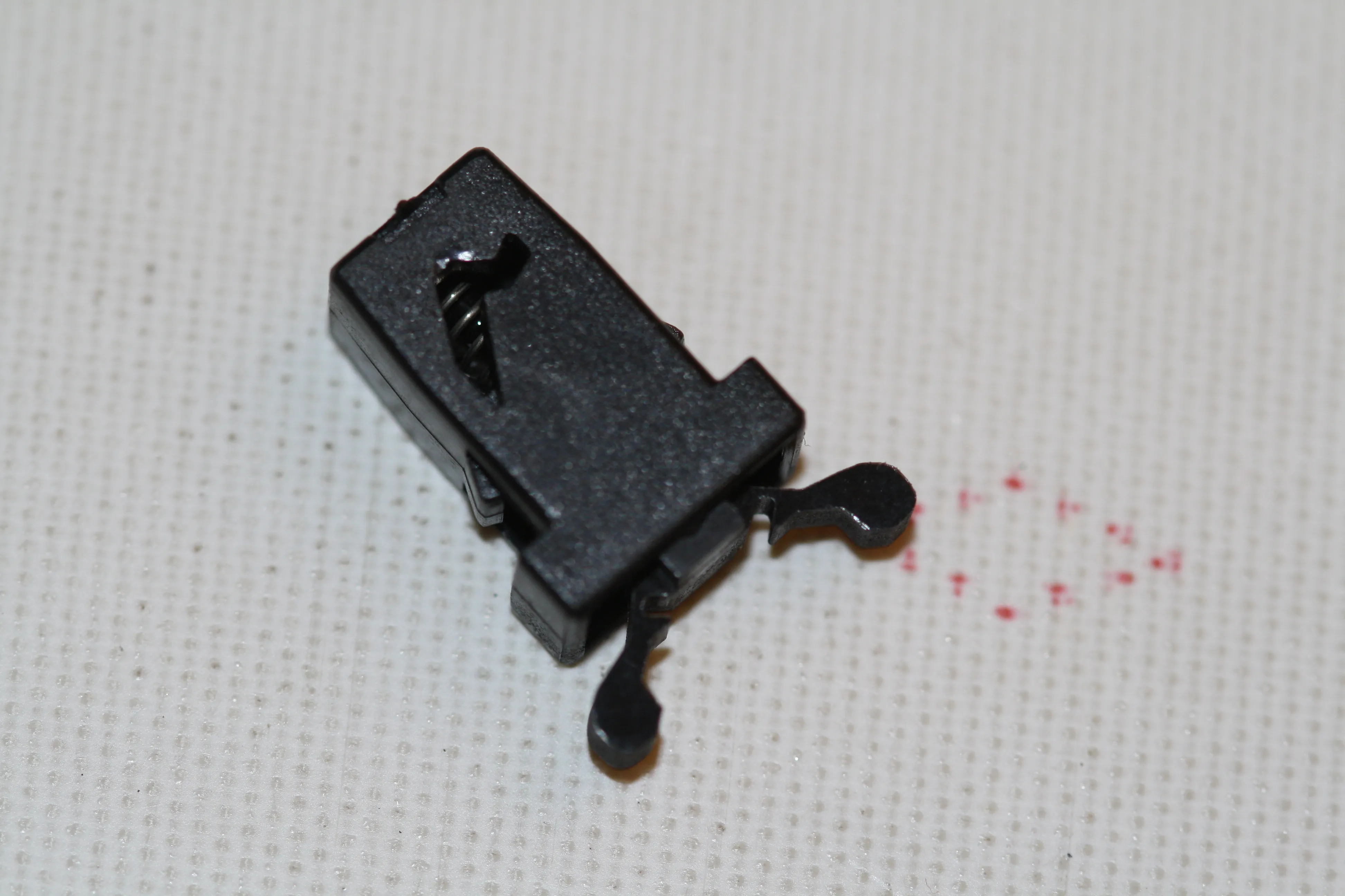 Latch hængsel