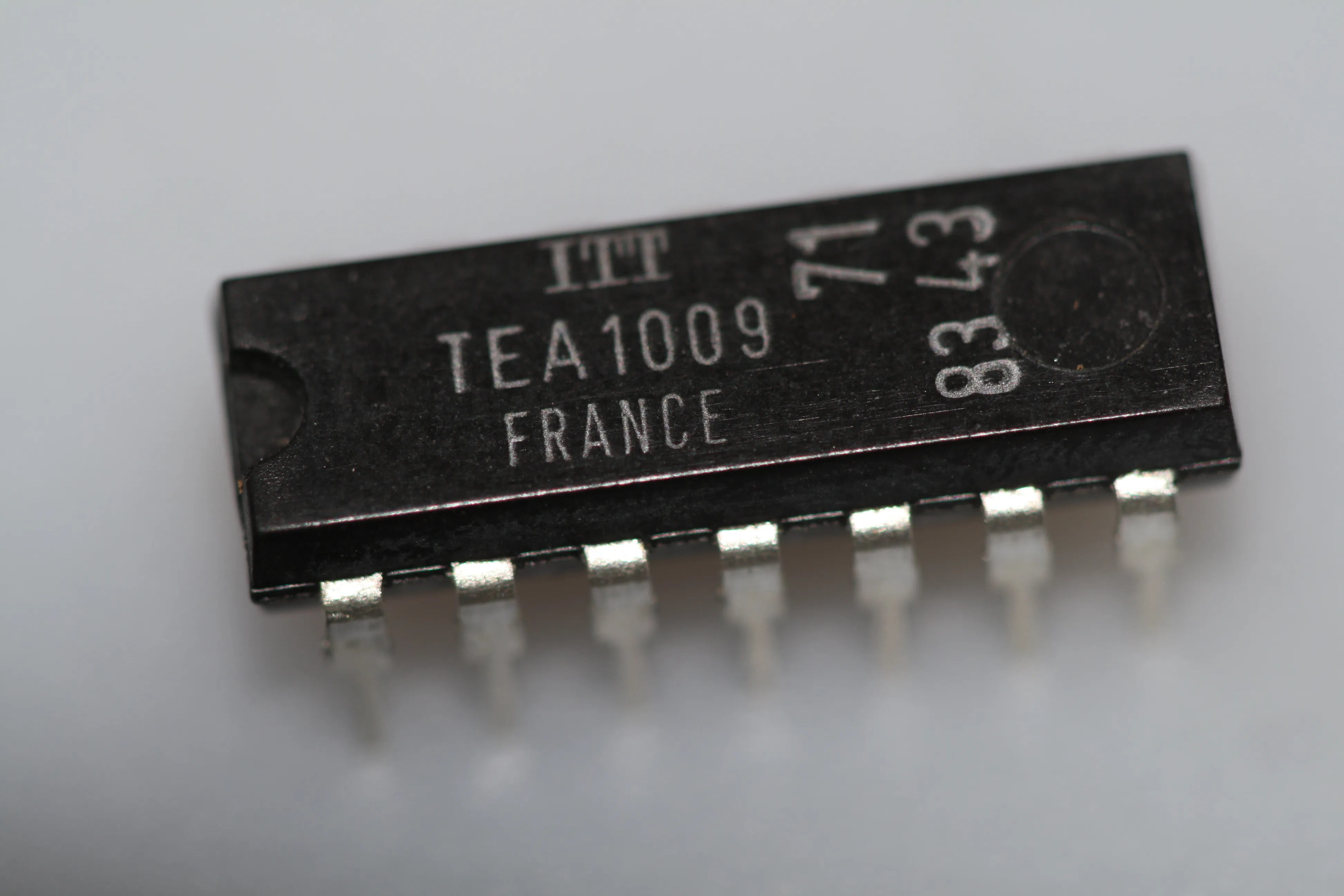 Integrated Circuits for TV and Radio Receivers DIP-14