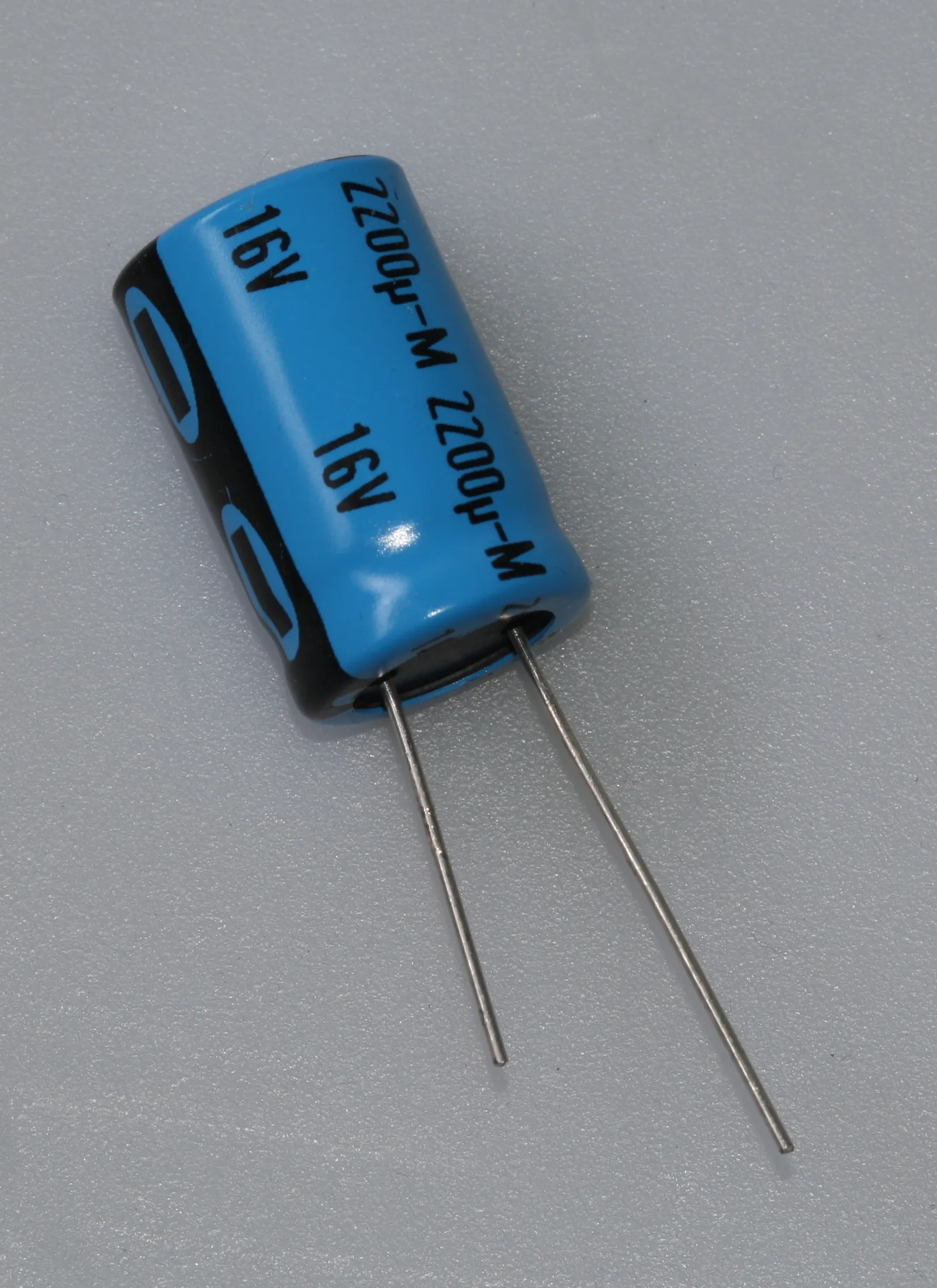 El-Capacitor 2200uF/16V 16x25mm P7,5