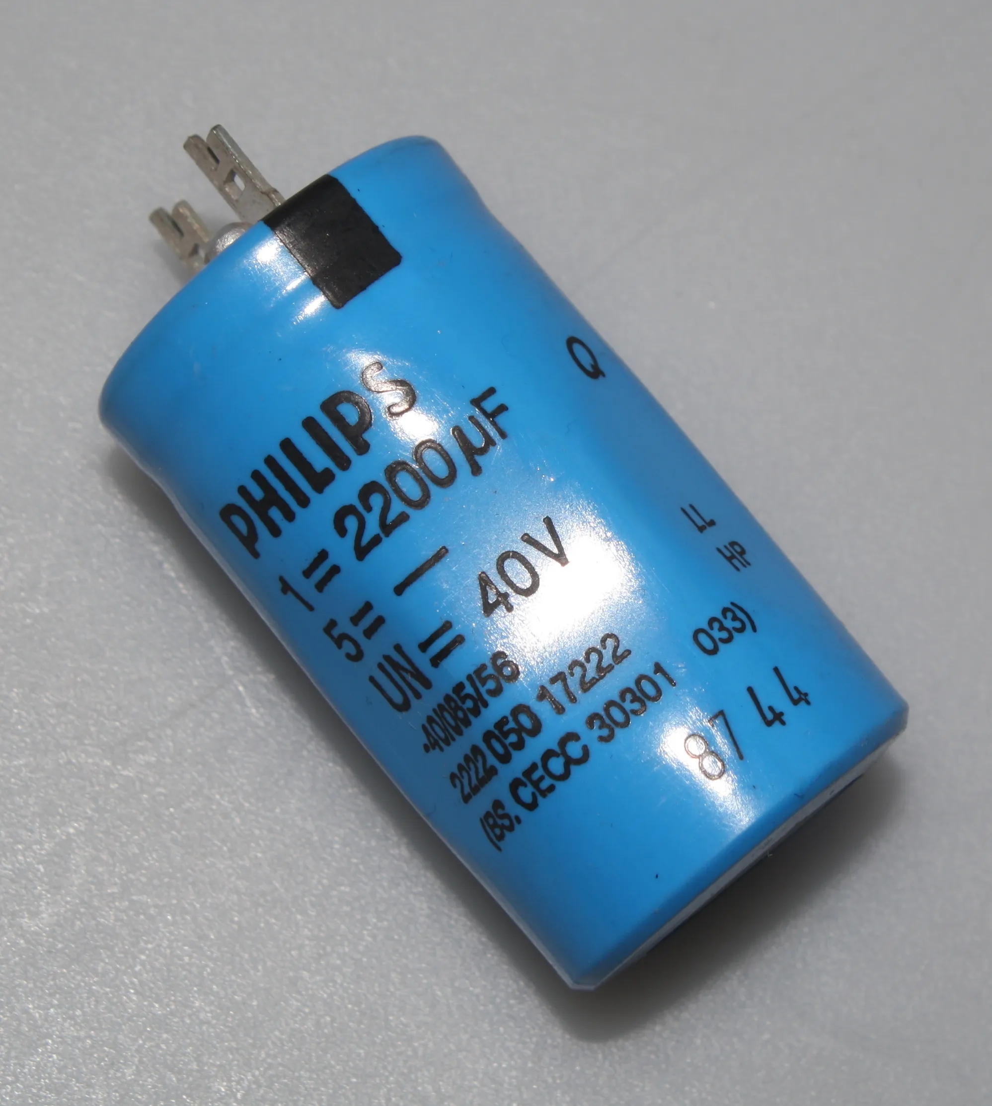 El-Capacitor 2200uF/40V 26X45 P10