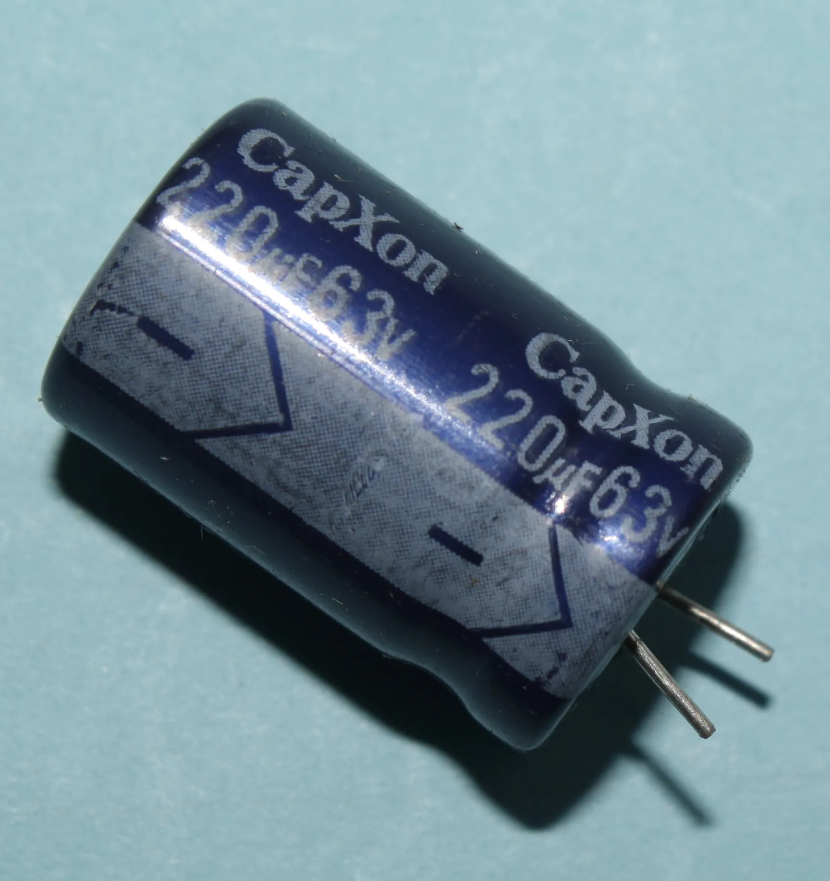 El-Capacitor 220µF/63V-P5-13X21