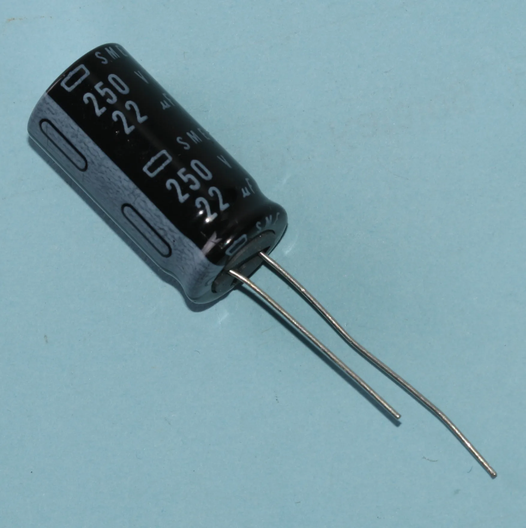 El-Capacitor 22µF/250V-P5-12,5X25