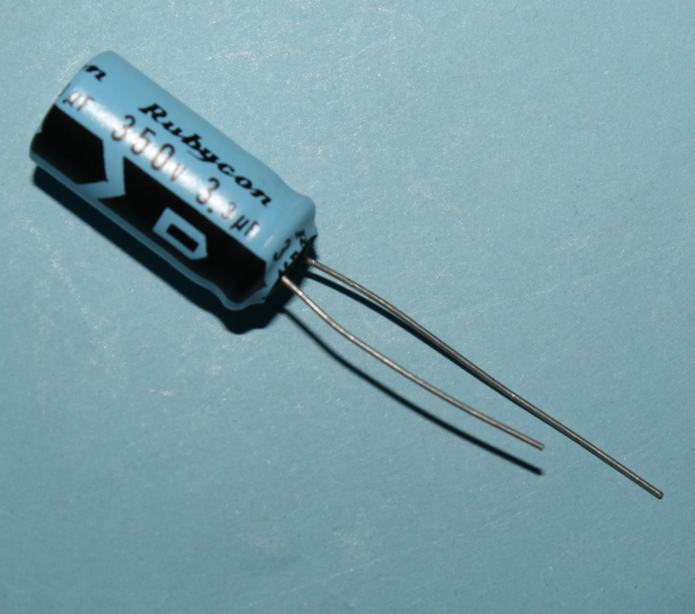 El-Capacitor 3,3µF/350V-P5-10x21