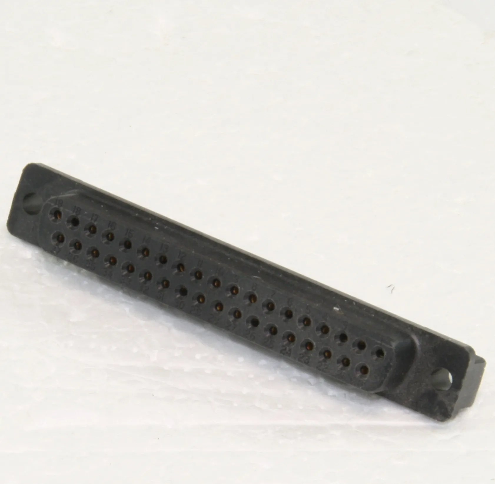 D-Sub-Socket 37-Pole Solder Pin