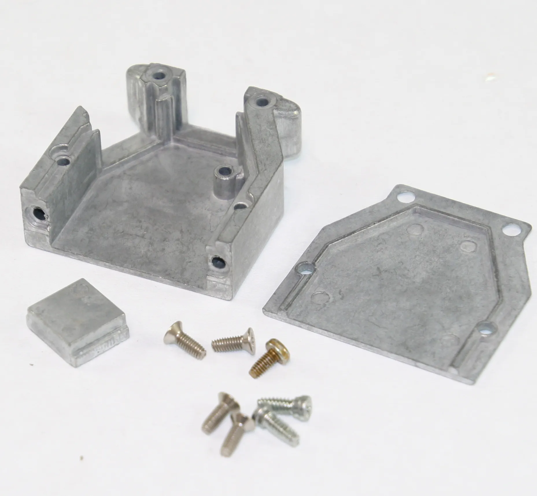 Metal-D-Sub-Hood 45° 15-Pole