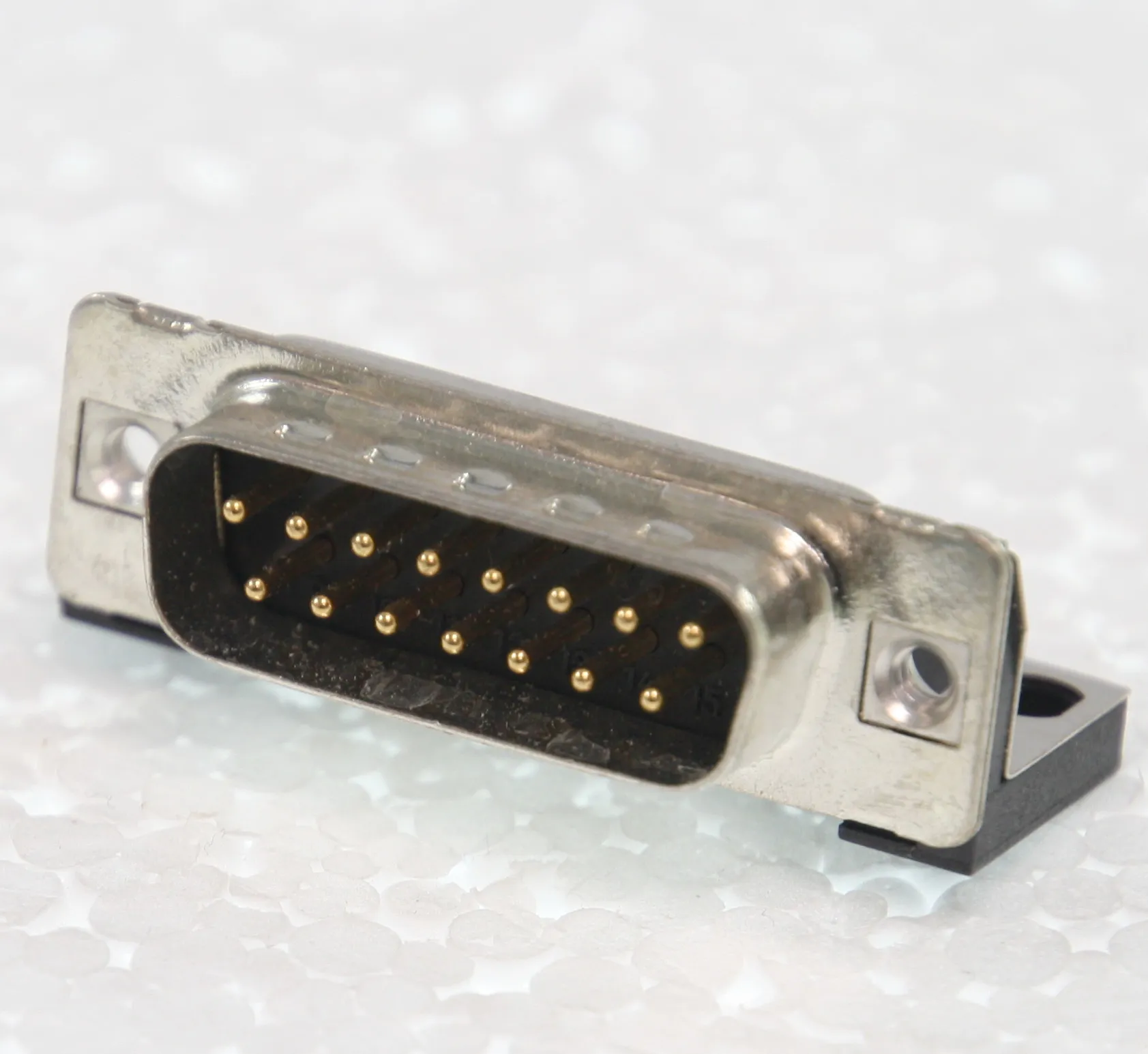 D-Sub-Plug 15-Pole Solder Pin