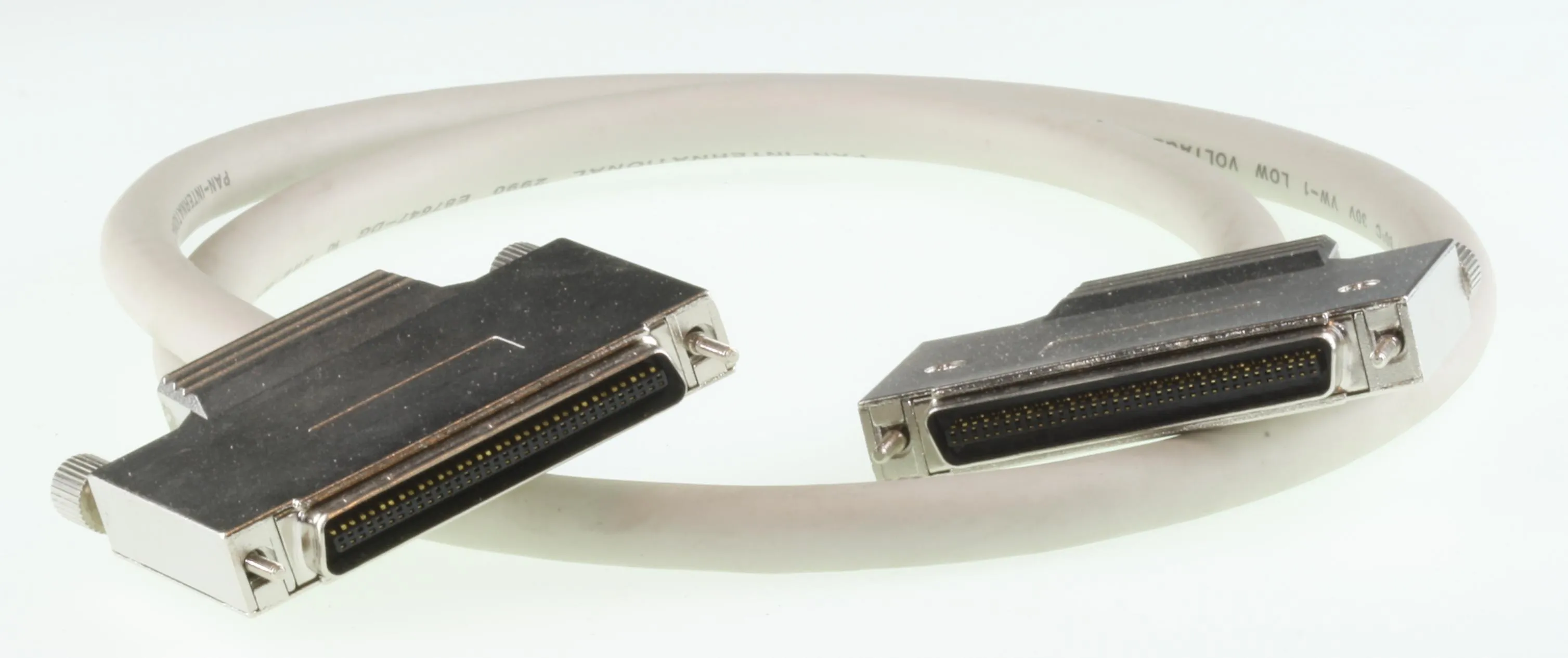 [138380] SCSI III kabel, Mini Centronic 68-P han <-> Mini Centronic 68-P han, 1,0 meter