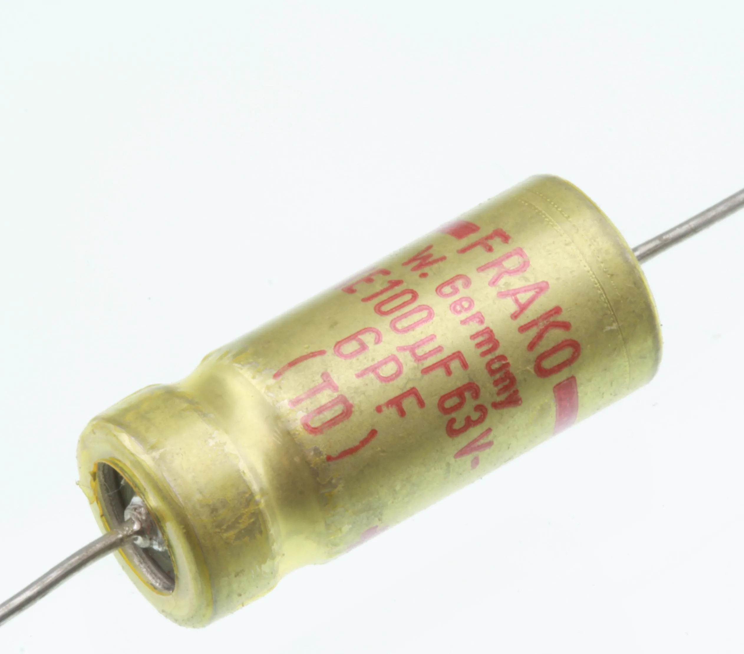 [139690] El-Capacitor 100µF/63V 10x24 Bulk