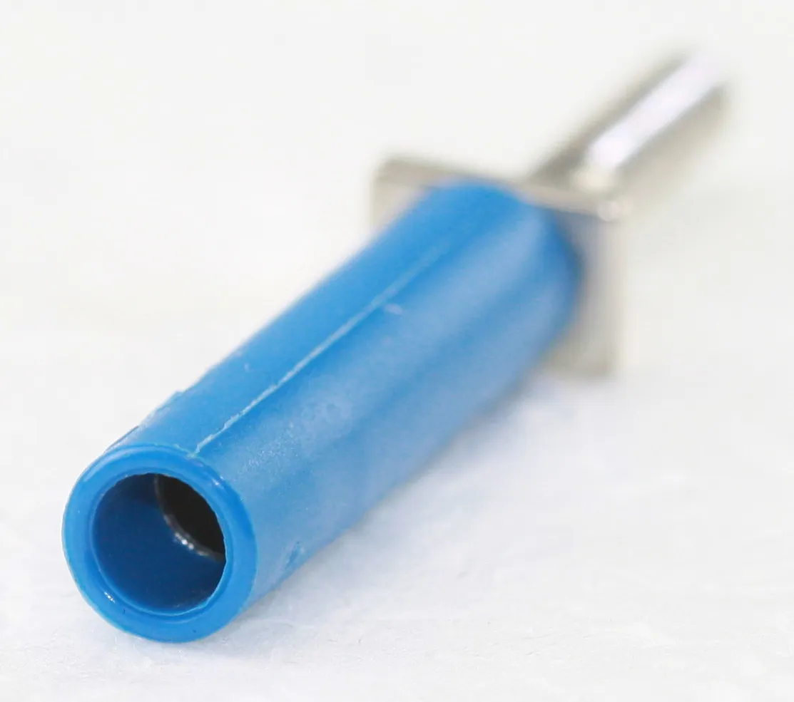 [140110] 4 mm Screw-clamping Adapter 1000 V, CAT II / 25 A Blå