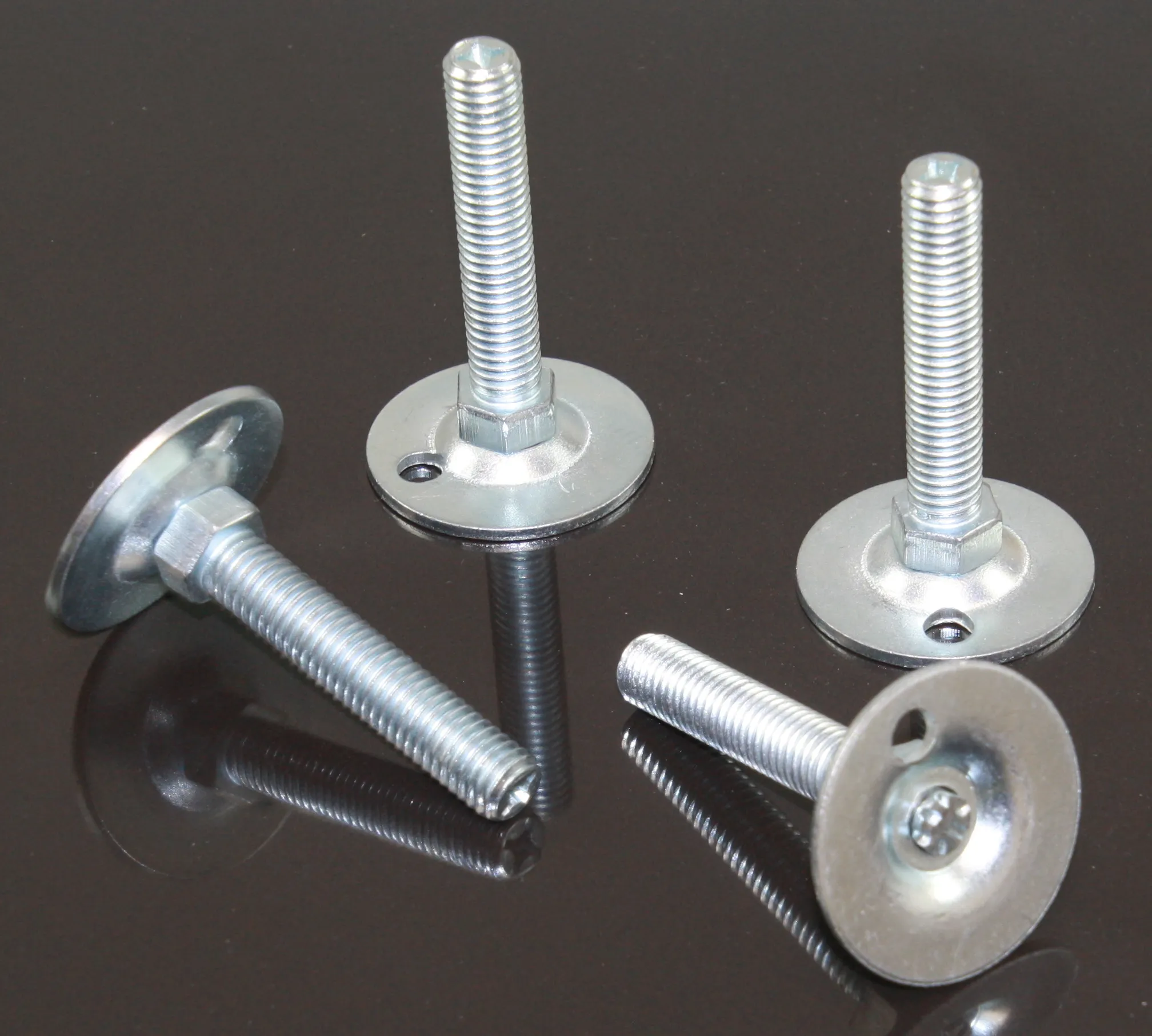 [142410] Justeringsfødder M10, METAL, 4 stk, BRUGT