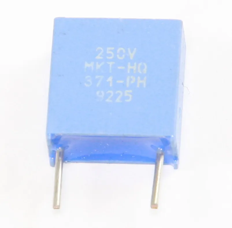 [143465] MKT Capacitor 100nF 250V 10% P7,5