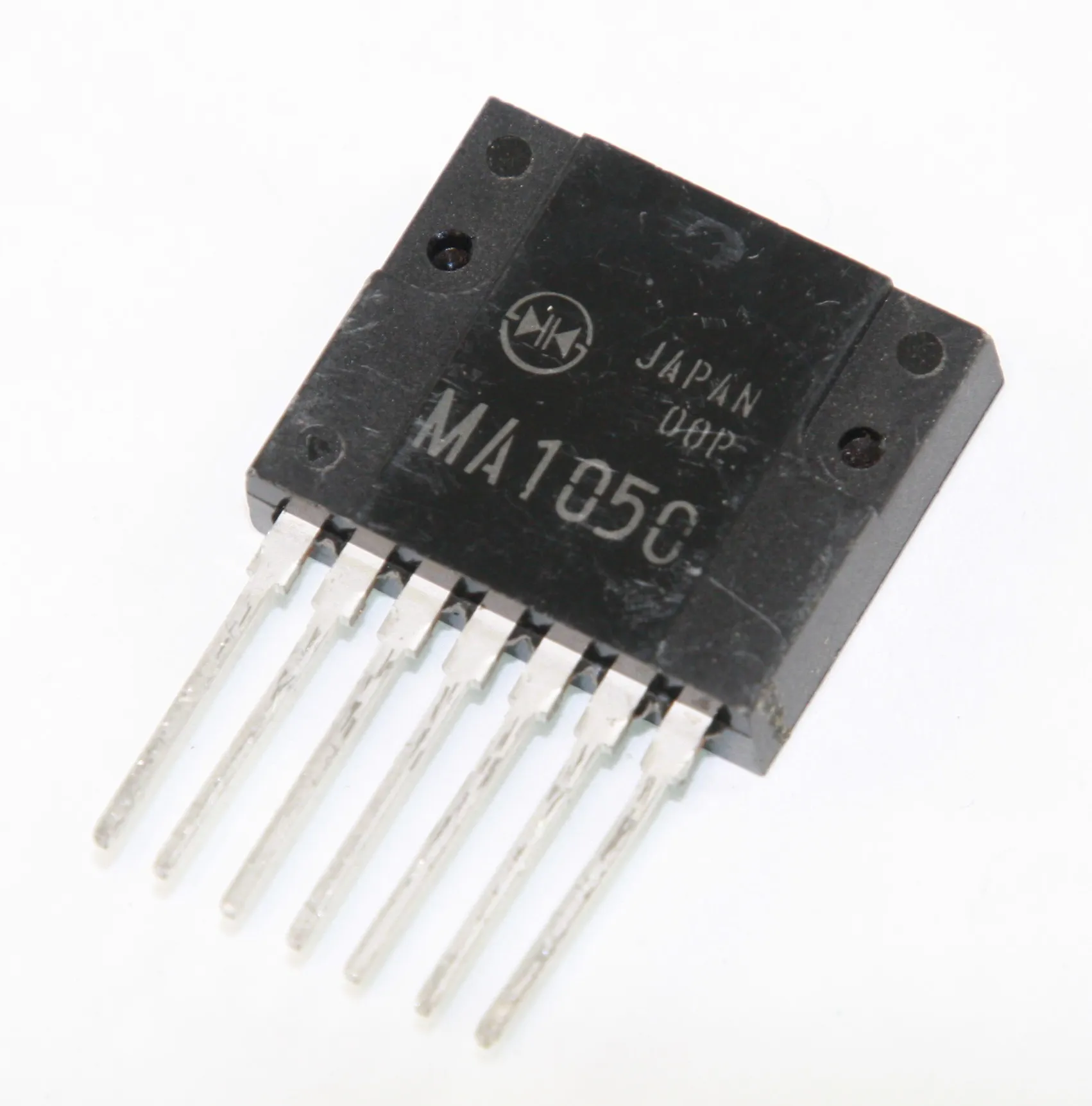 [143503] Power switching regulator