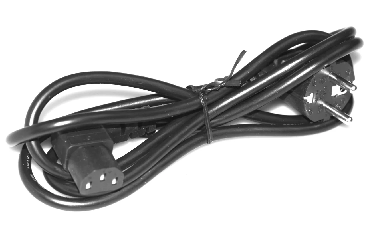 [135868] Power Supply Cable 2m Black Angled