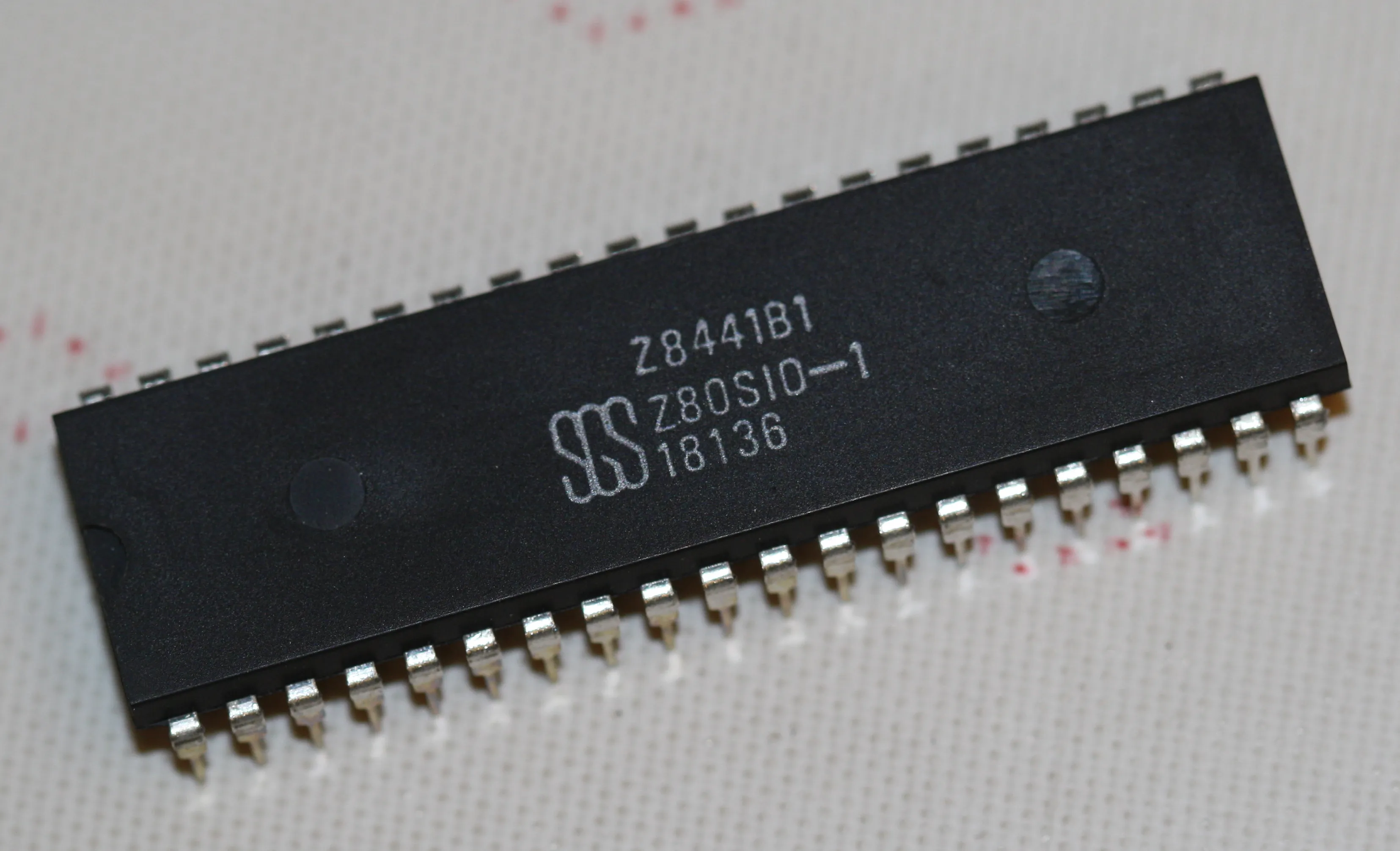 [136017] SERIAL INPUT/OUTPUT CONTROLLER DIP-40