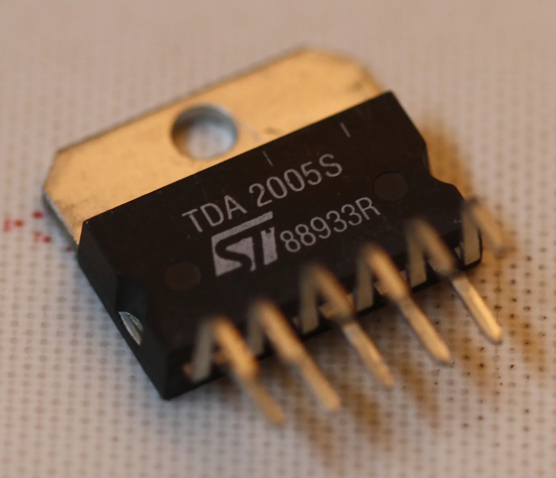 [136125] 2X10W stereo amplifier SIP-11