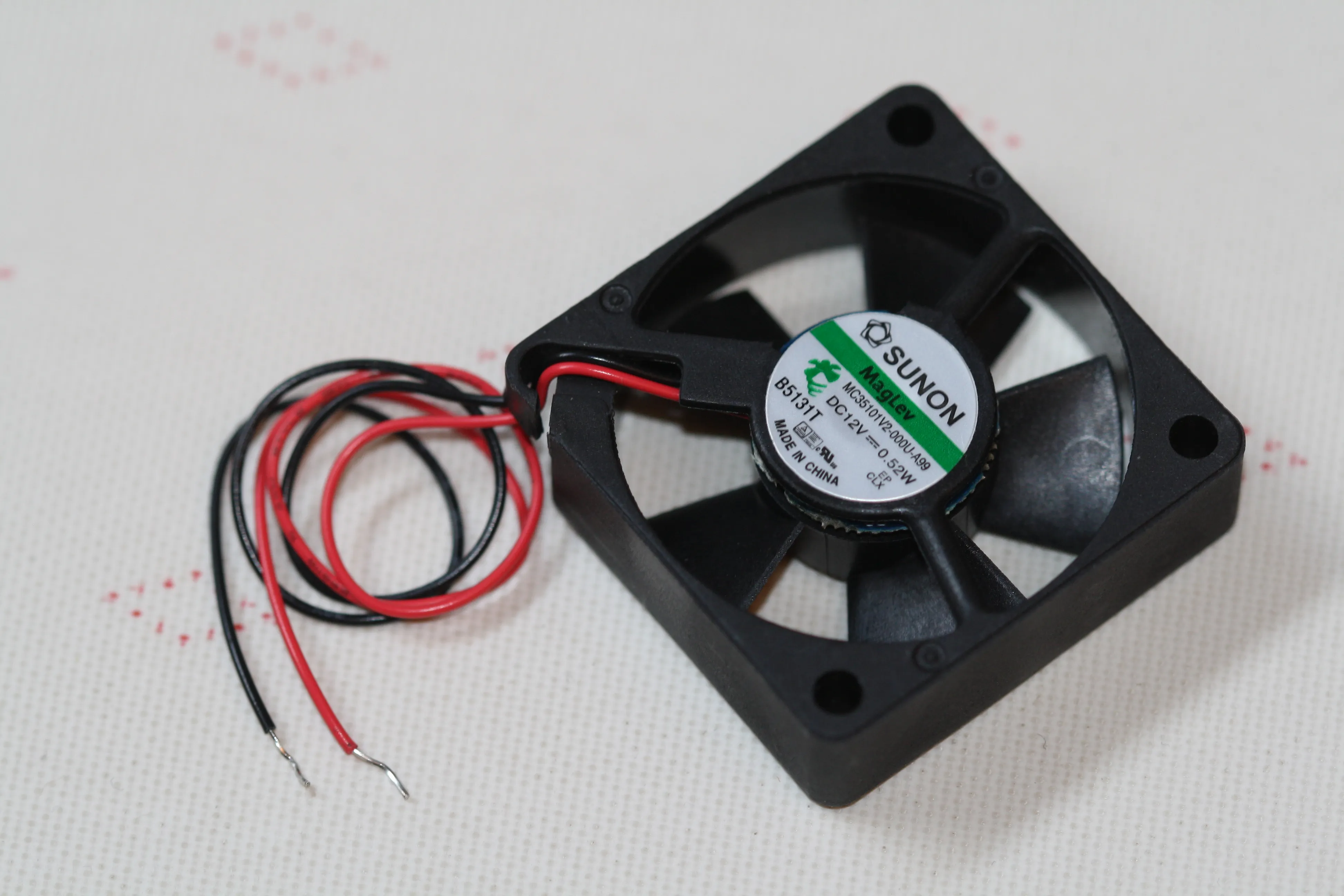 [136304] Fan 12V 35x10 V 11m³/h 22dBA