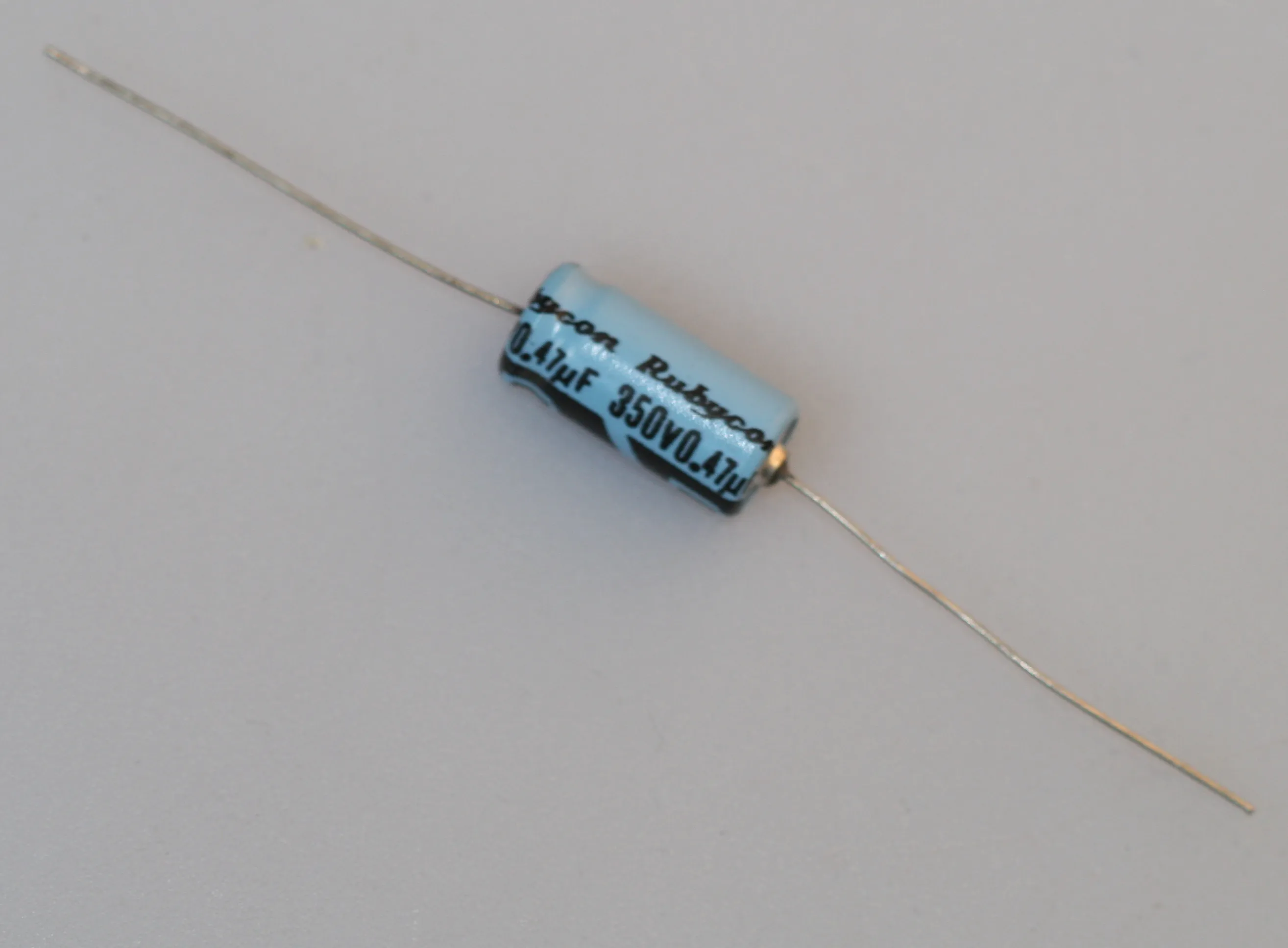 [134186] El-Capacitor 0,47µF/350V-8x17mm