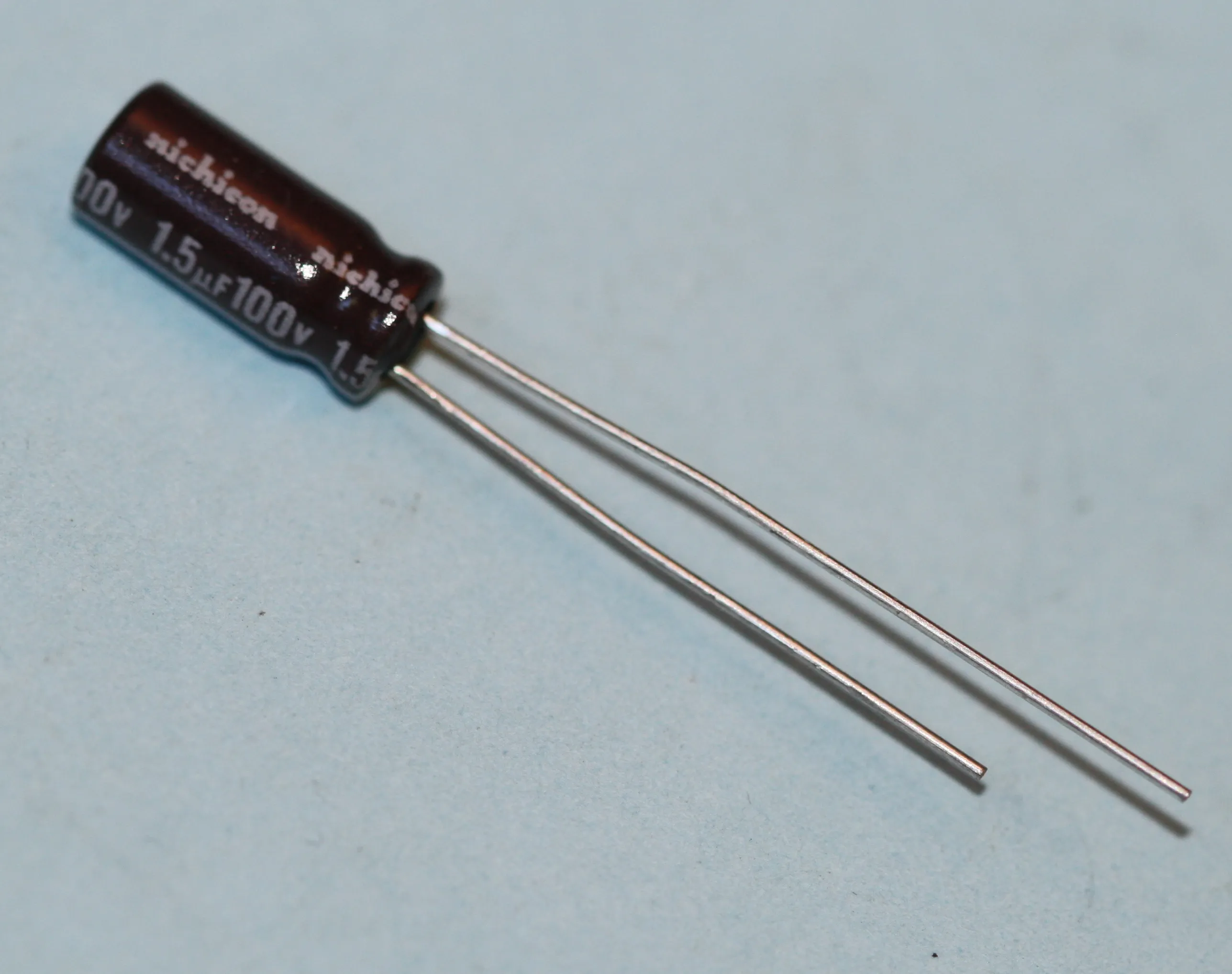 [134352] El-Capacitor 1,5µF/100V-P2-5x11mm