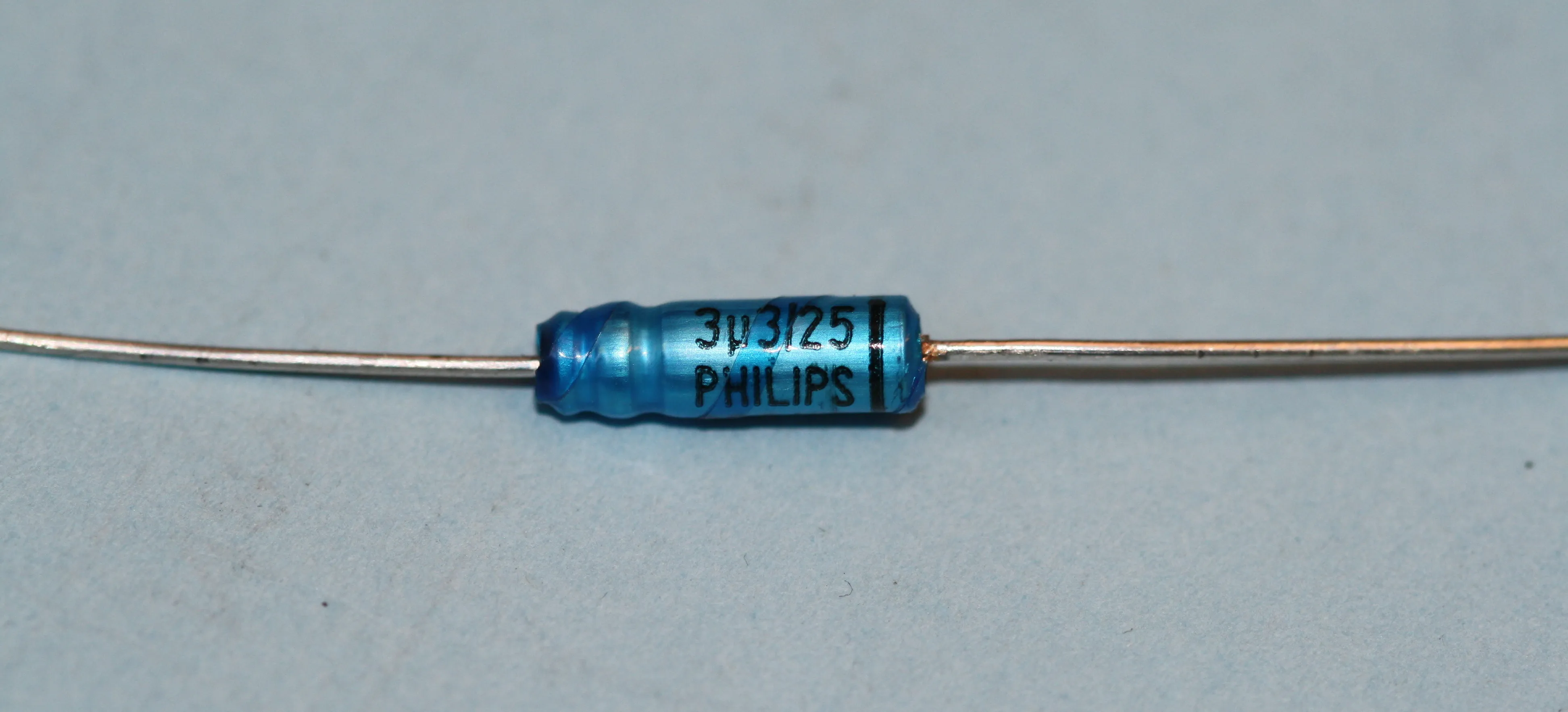[134356] El-Capacitor 3,3µF/25V-3x11mm