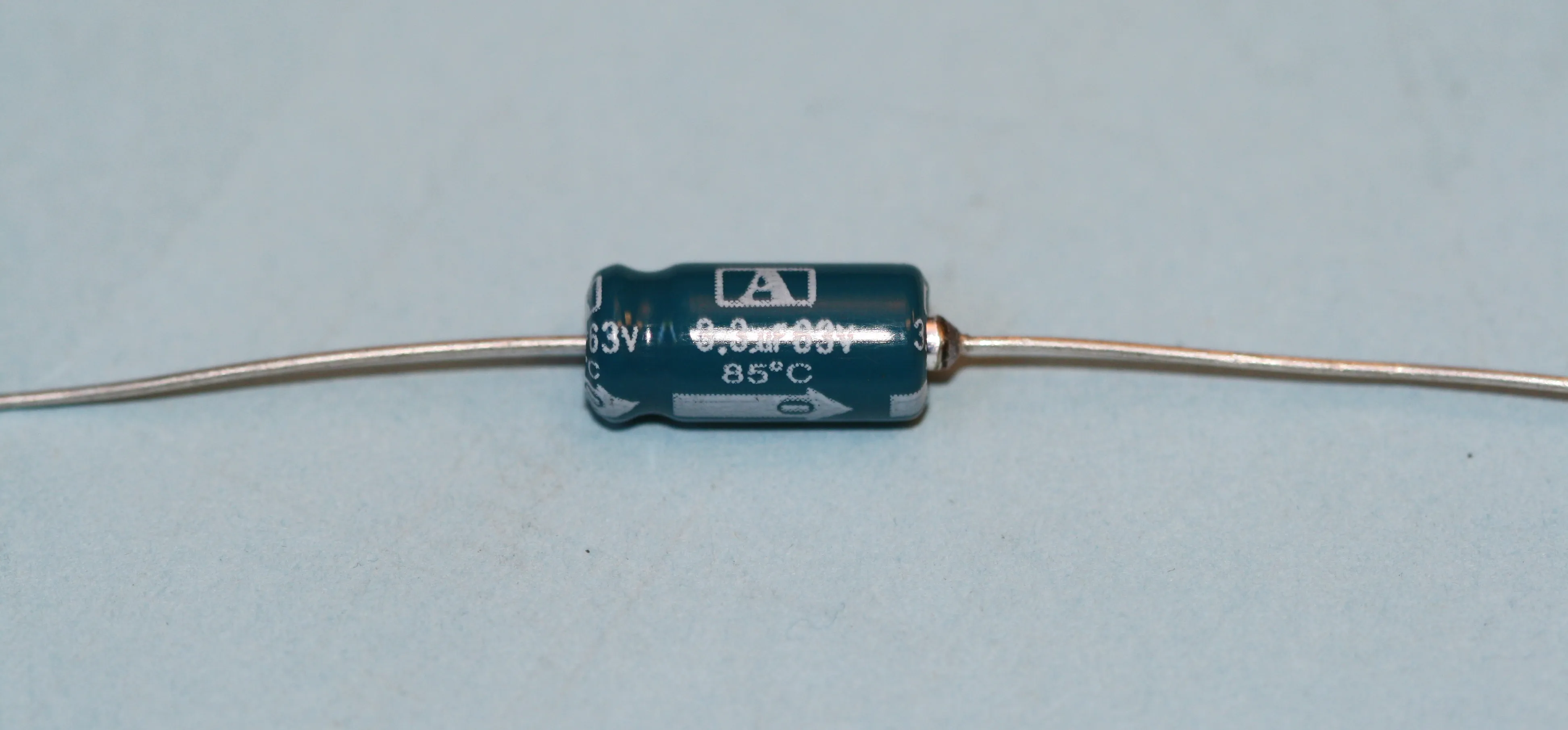 [134357] El-Capacitor 3,3µF/63V-6,3x12,5mm