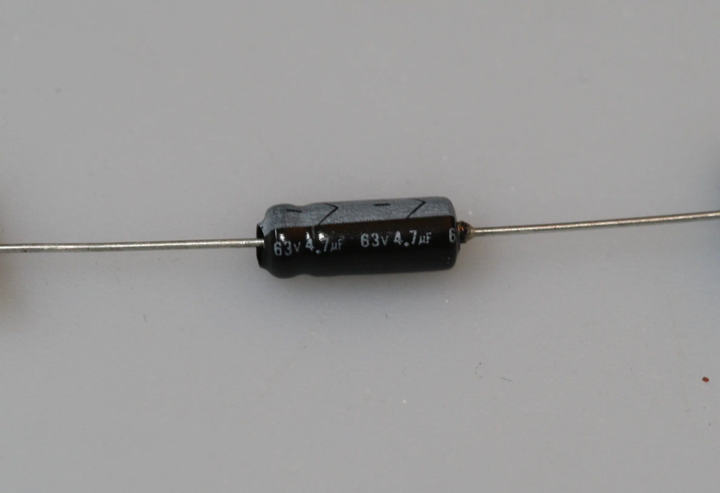 [134371] El-Capacitor 4,7µF/63V-6,3X12,5mm
