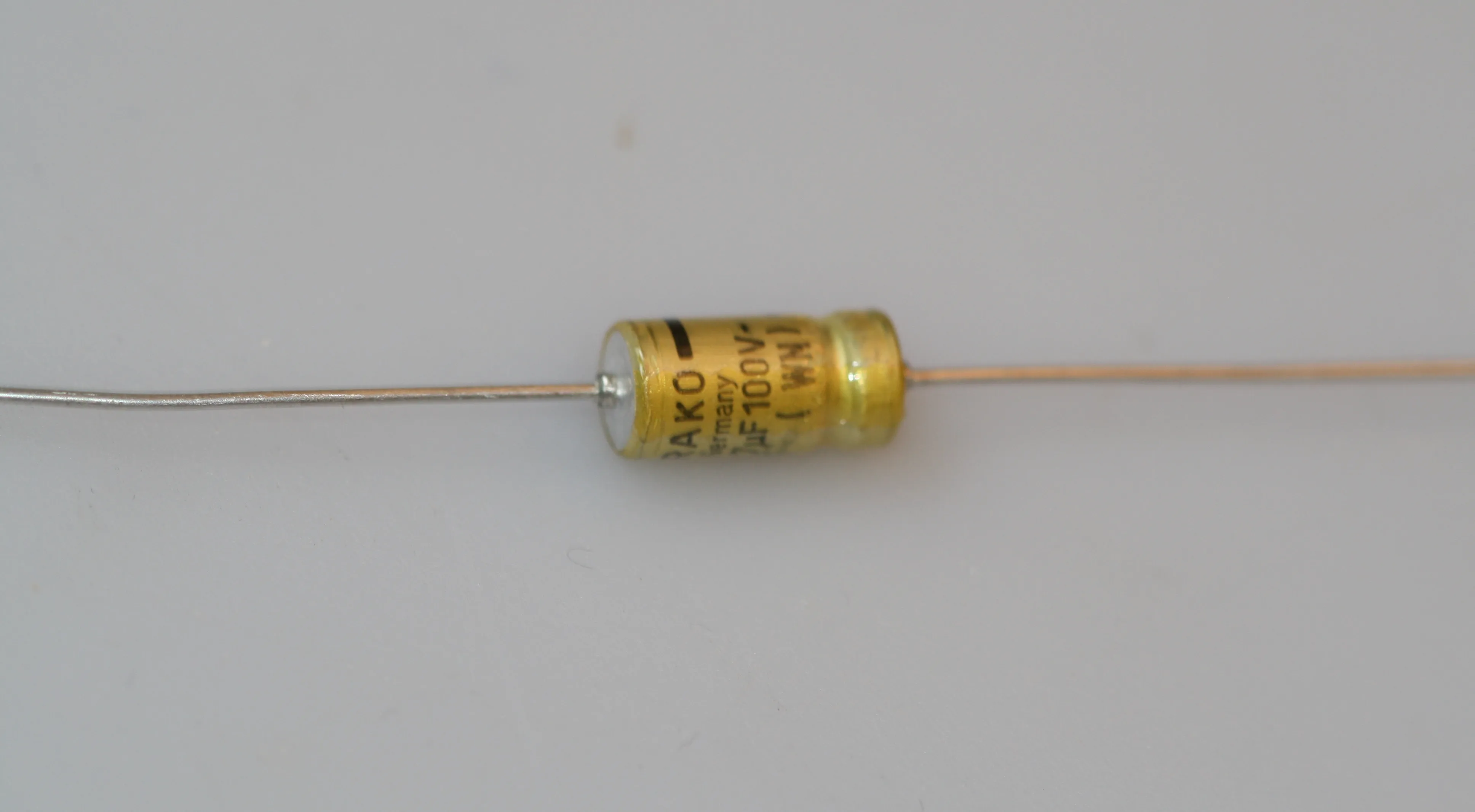 [134378] El-Capacitor 4,7µF/100V-6,3x13mm