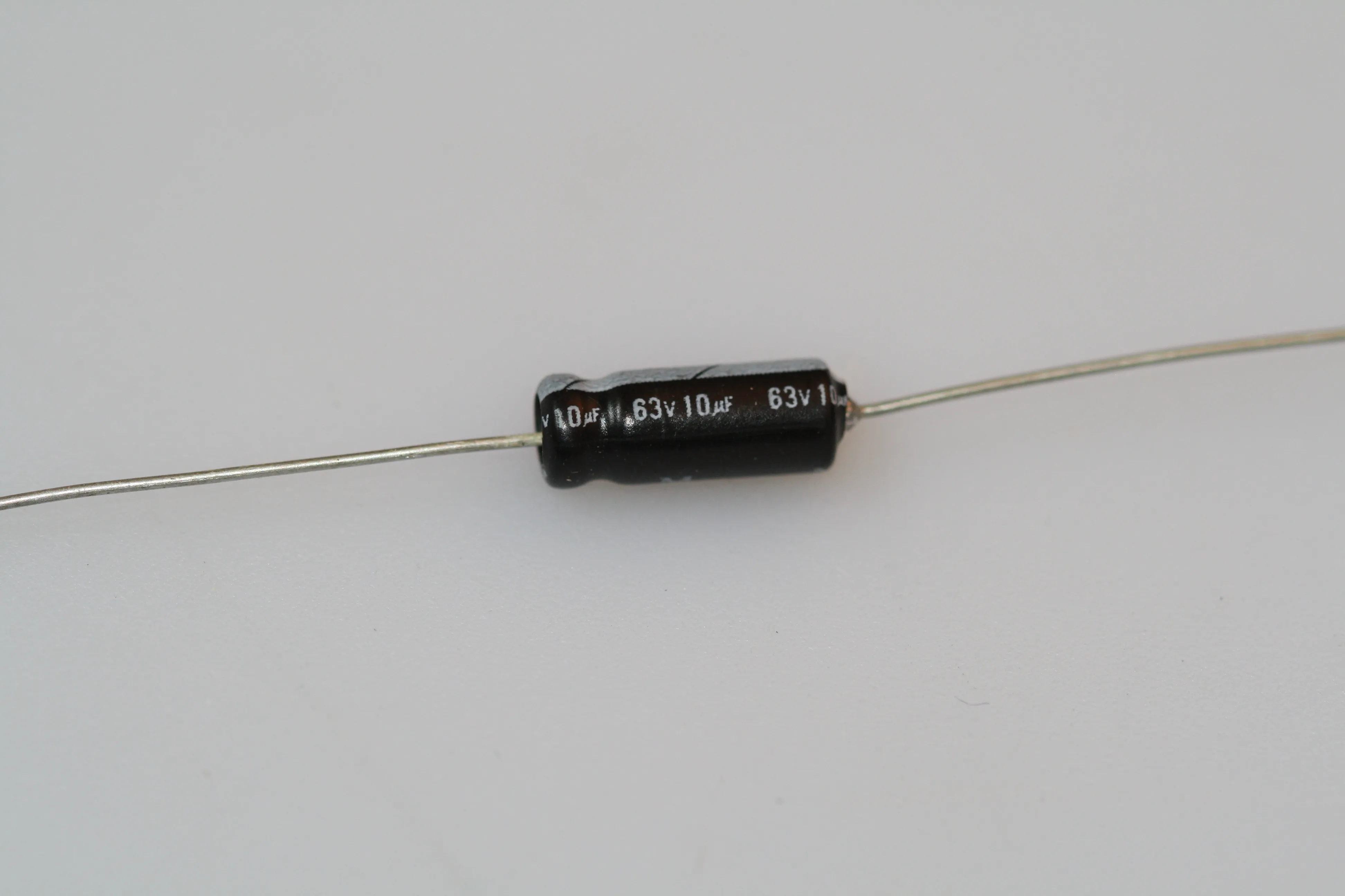 [134516] El-Capacitor 10µF/63V-5x13mm