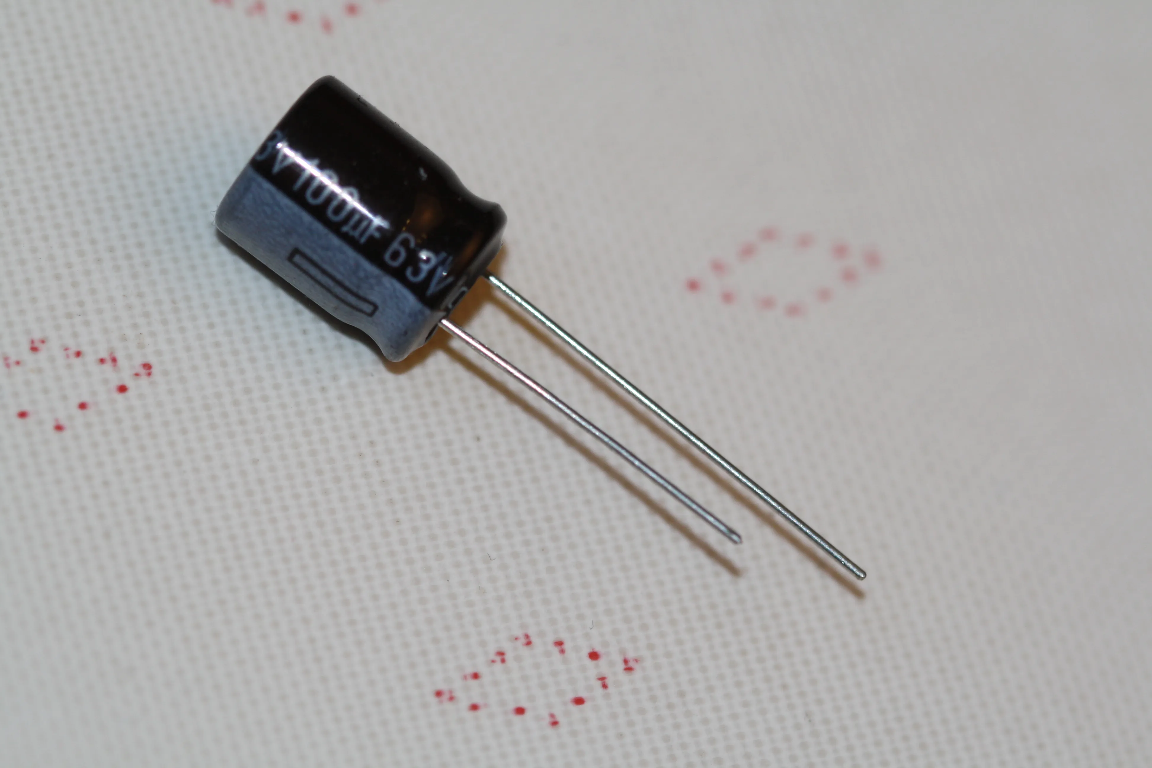[135199] El-Capacitor 100µF/63V-P5-10x12,5