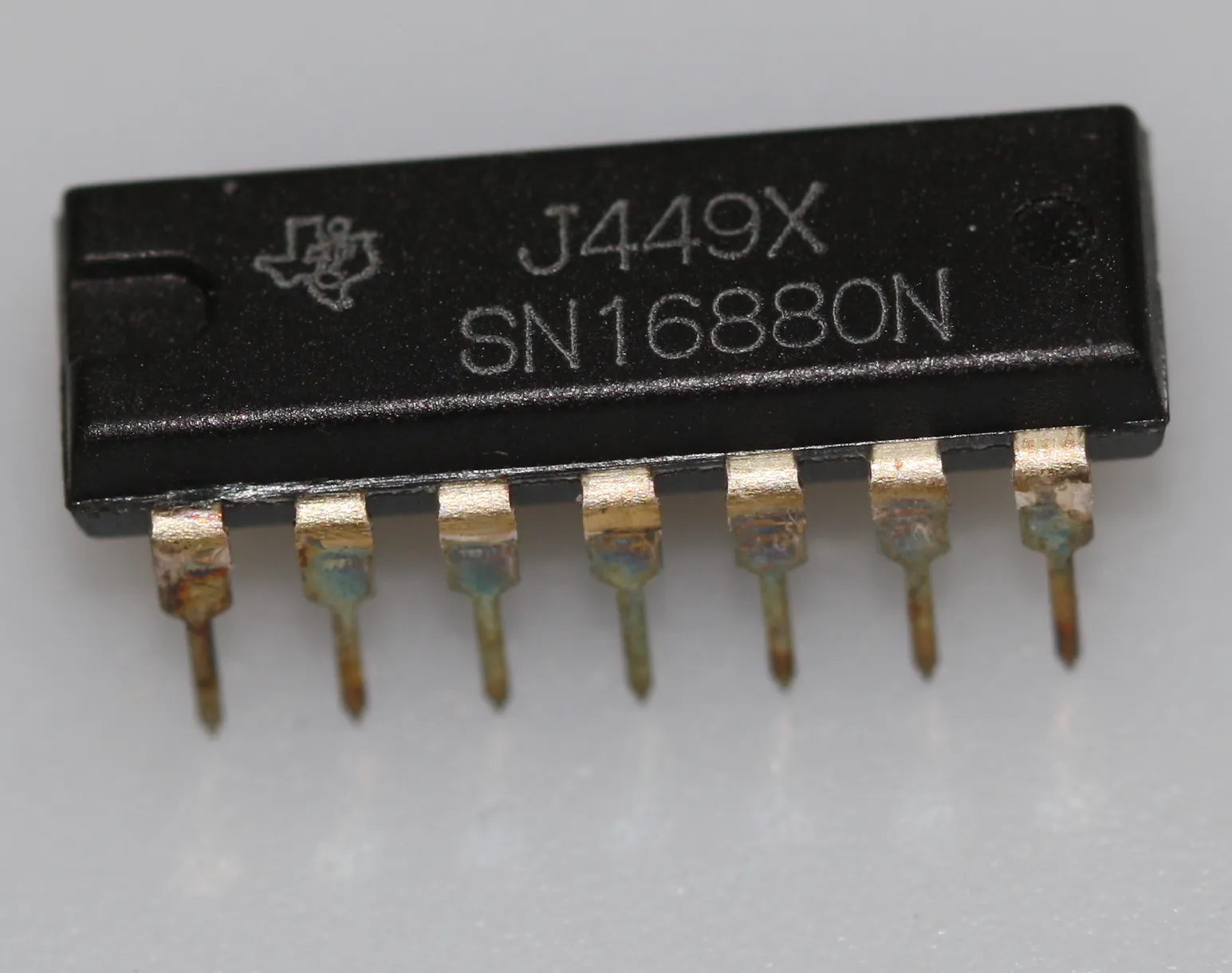 [131913] LED Display driver: 6 LEDs. DIP-14