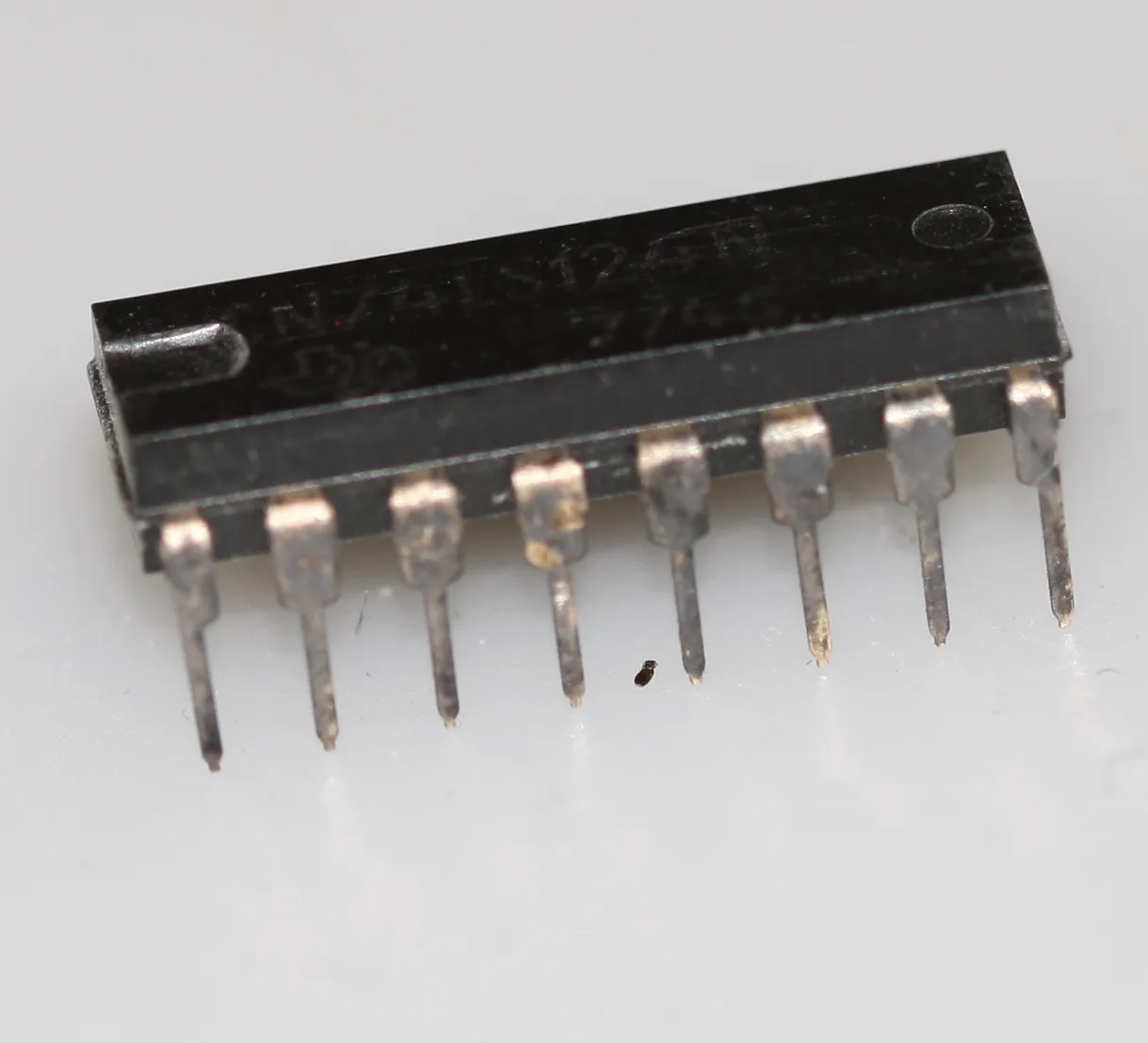 [132616] Dual voltage-controlled oscillator DIP-16
