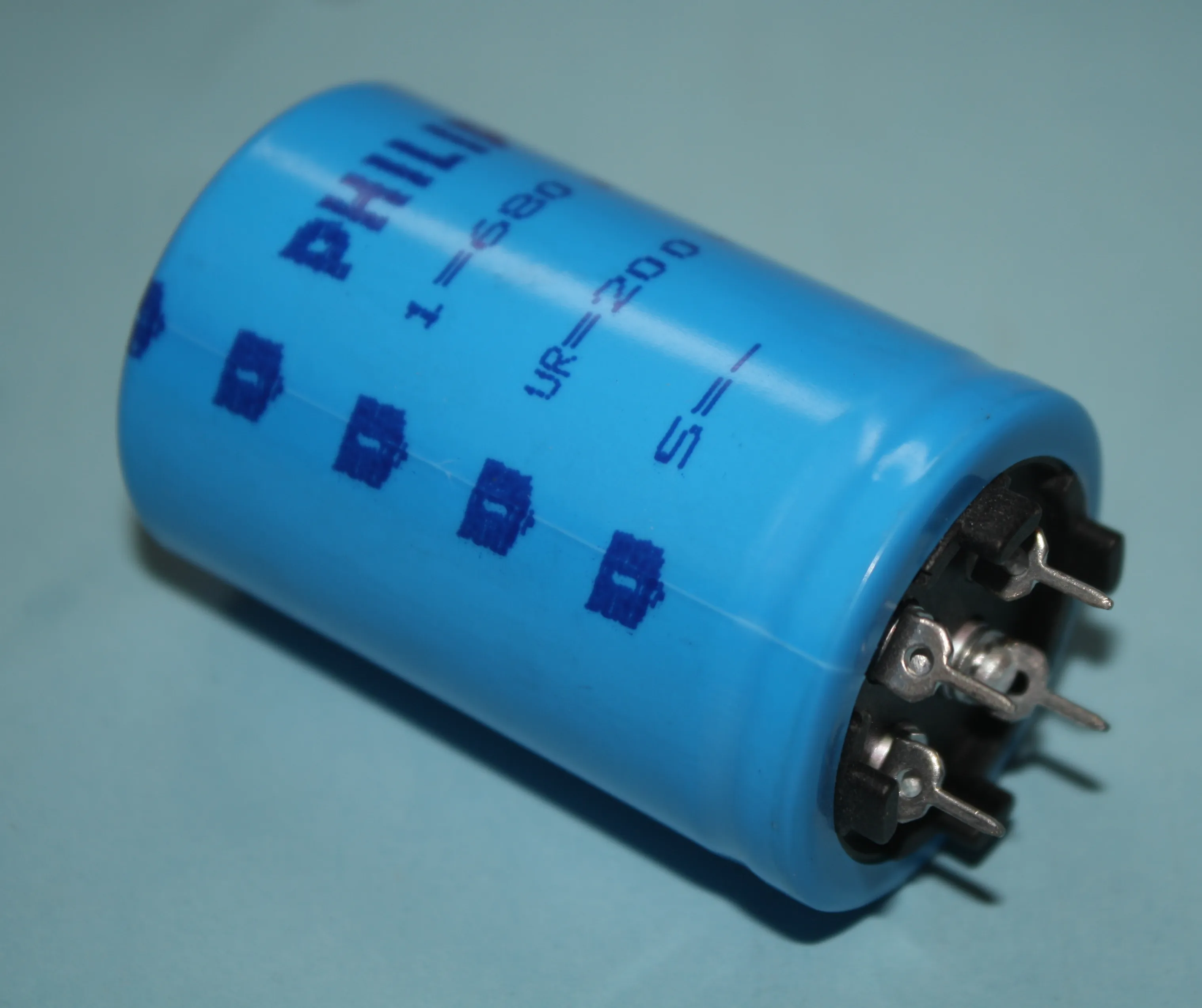 [133605] El-Capacitor 680µF/200V-4.Ben-35x50mm
