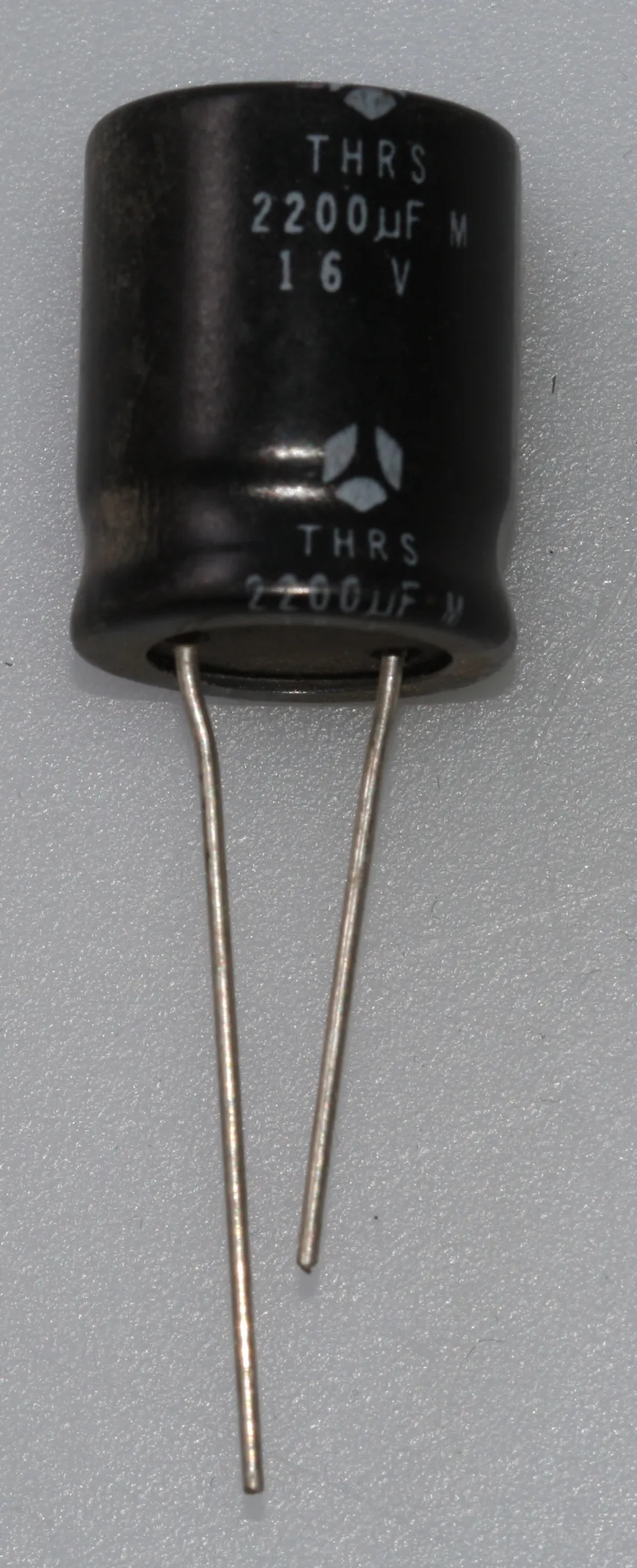[133636] El-Capacitor 2200uF/16V 16x20mm P7,5