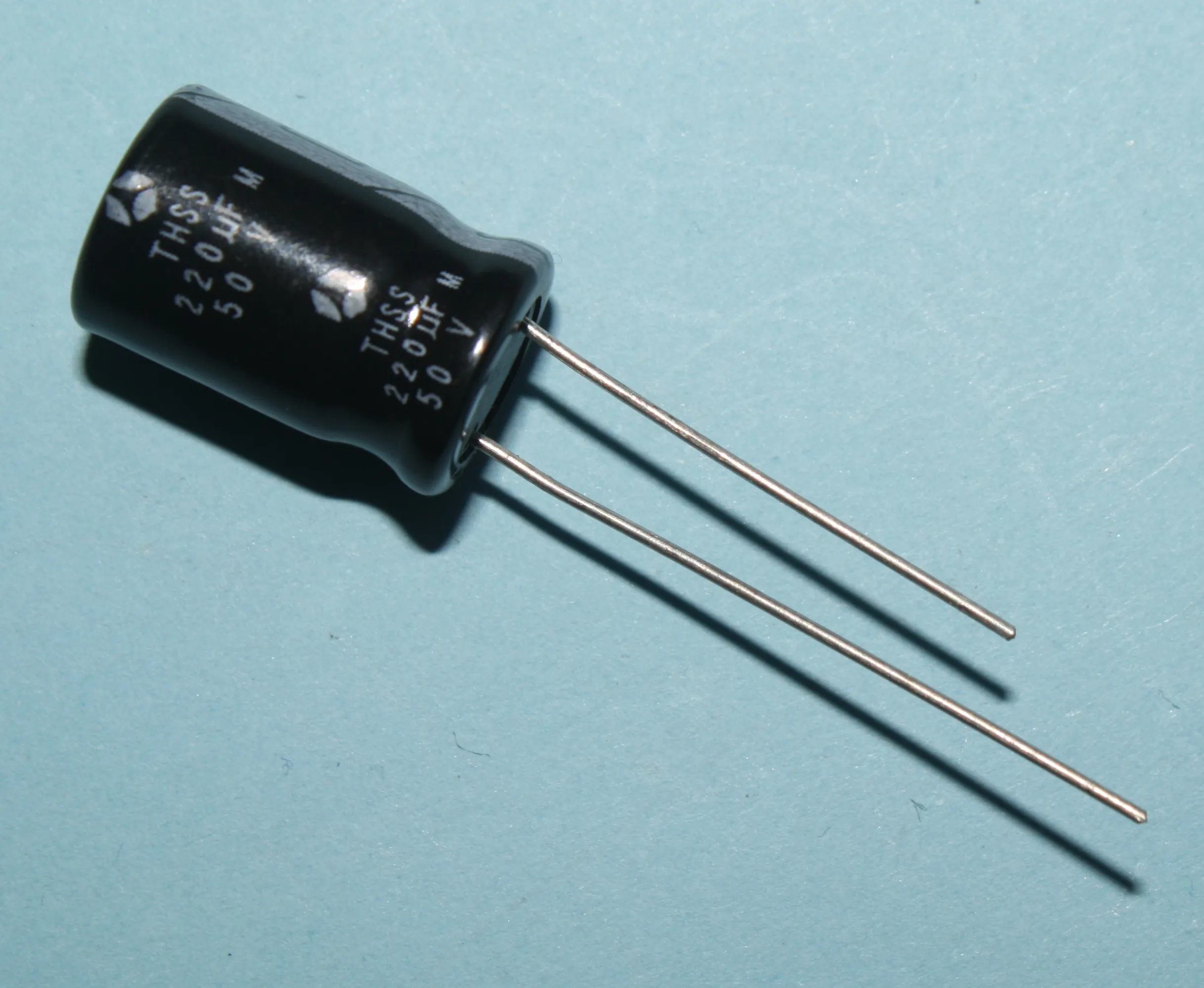 [133863] El-Capacitor 220µF/50V-P5-10X16