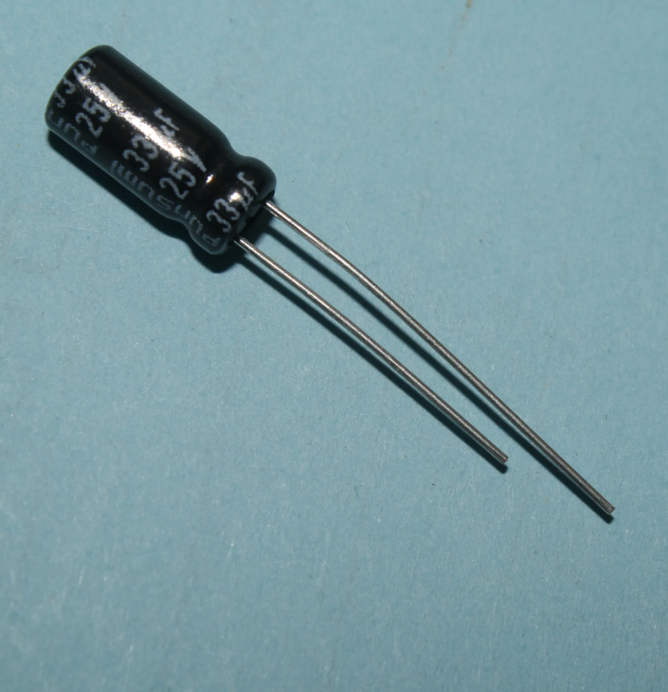 [133966] El-Capacitor 33µF/25V-P2-5X11