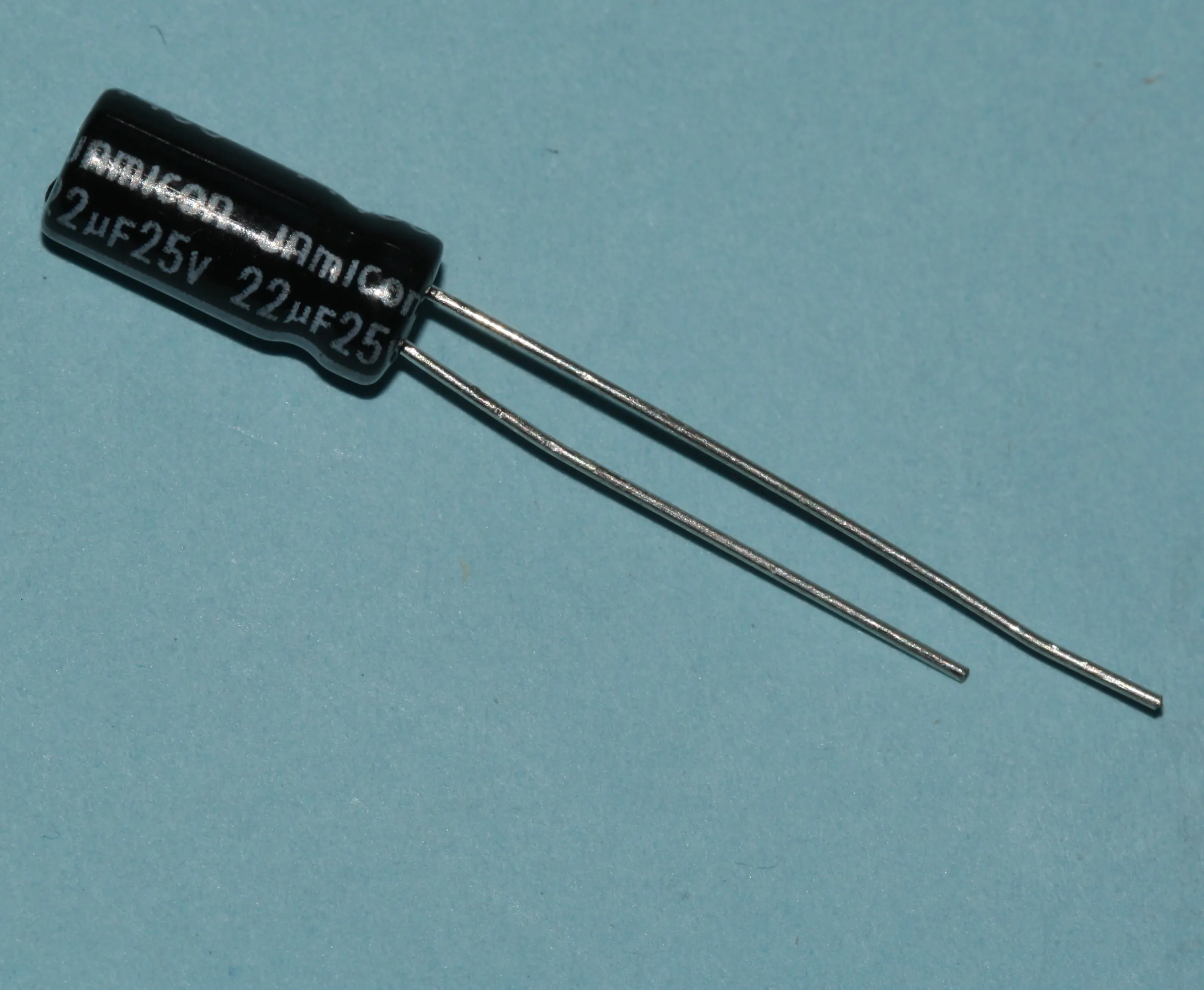 [133998] El-Capacitor 22µF/25V-P2-5X11