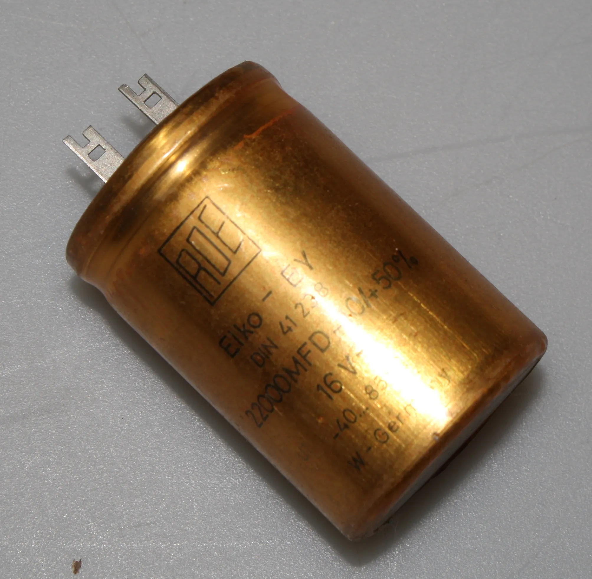 [134103] El-Capacitor 22000µF/16V-P10-35x52