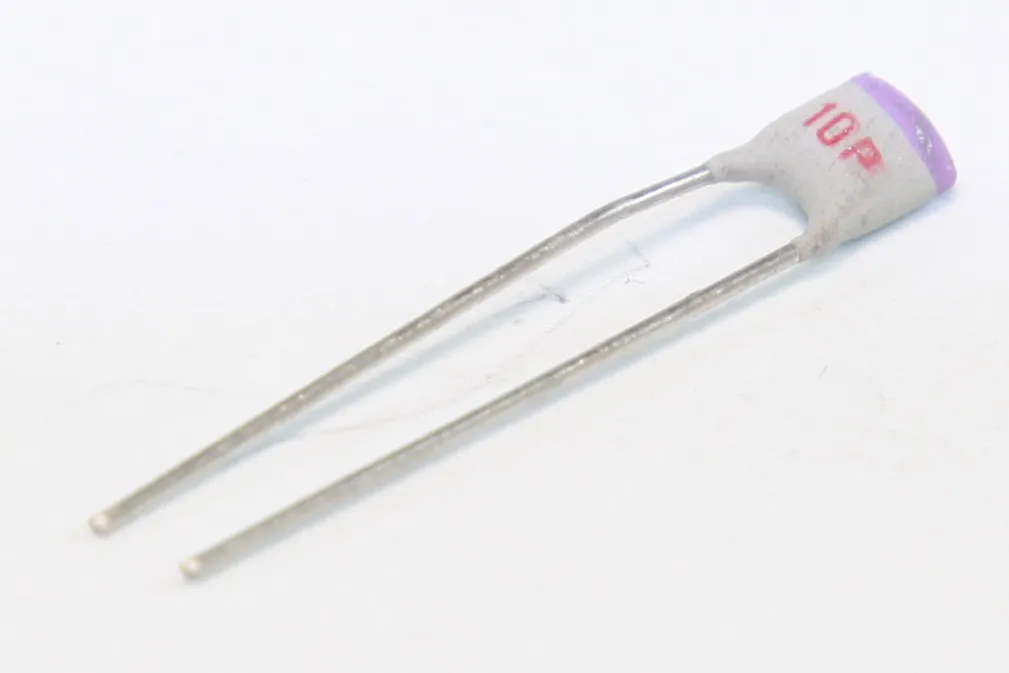 [147131] Cer Capacitor 15pF 100V P2,54 2% N750