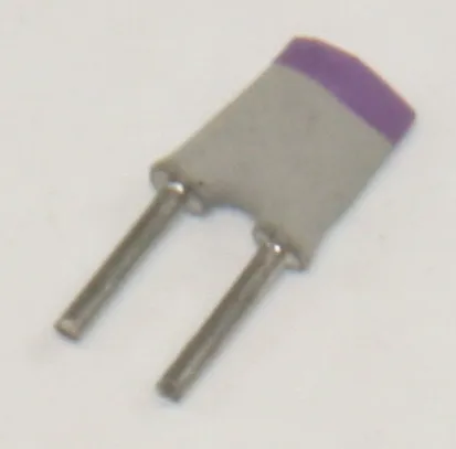 [147477] Cer Capacitor 330pF 100V P2,54 2% N750