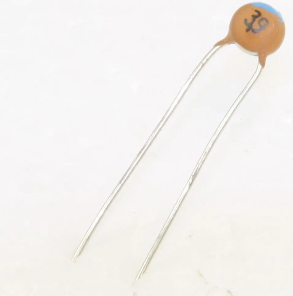 [147526] Cer Capacitor 560pF 400V P5,08 10% N750