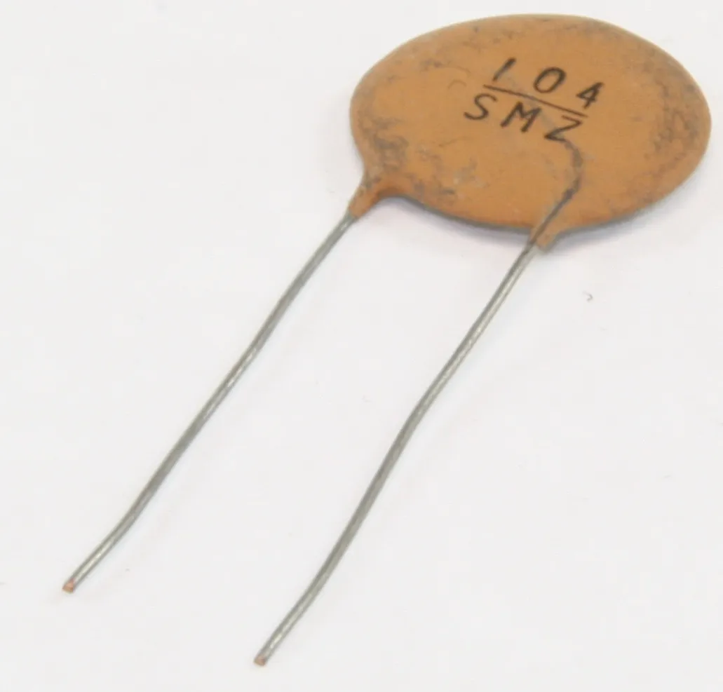 [147812] Cer Capacitor 100nF 500V P7,62 Y5V